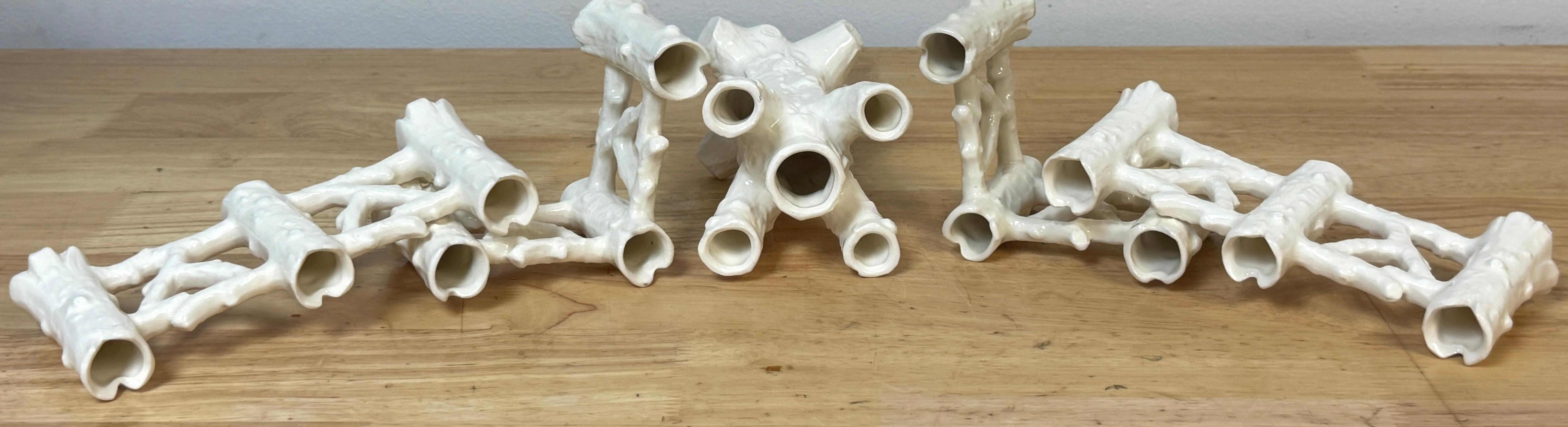 XX secolo Raro centrotavola modulare antico tedesco in finto bois a 5 pezzi con vaso e candele in vendita
