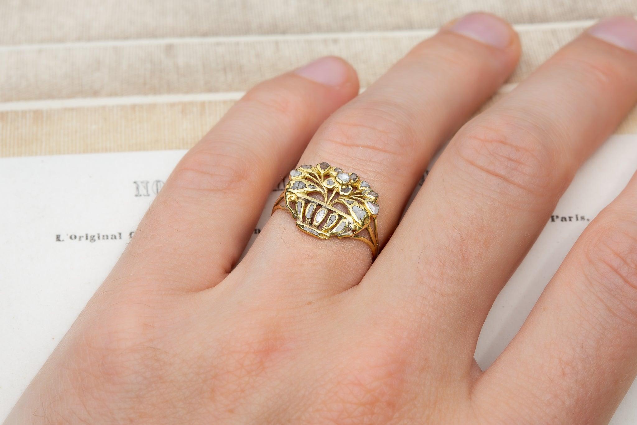 Rare Antique Gold Spanish Nun's Ring Rose Cut Table Cut Diamonds Museum In Good Condition In London, GB