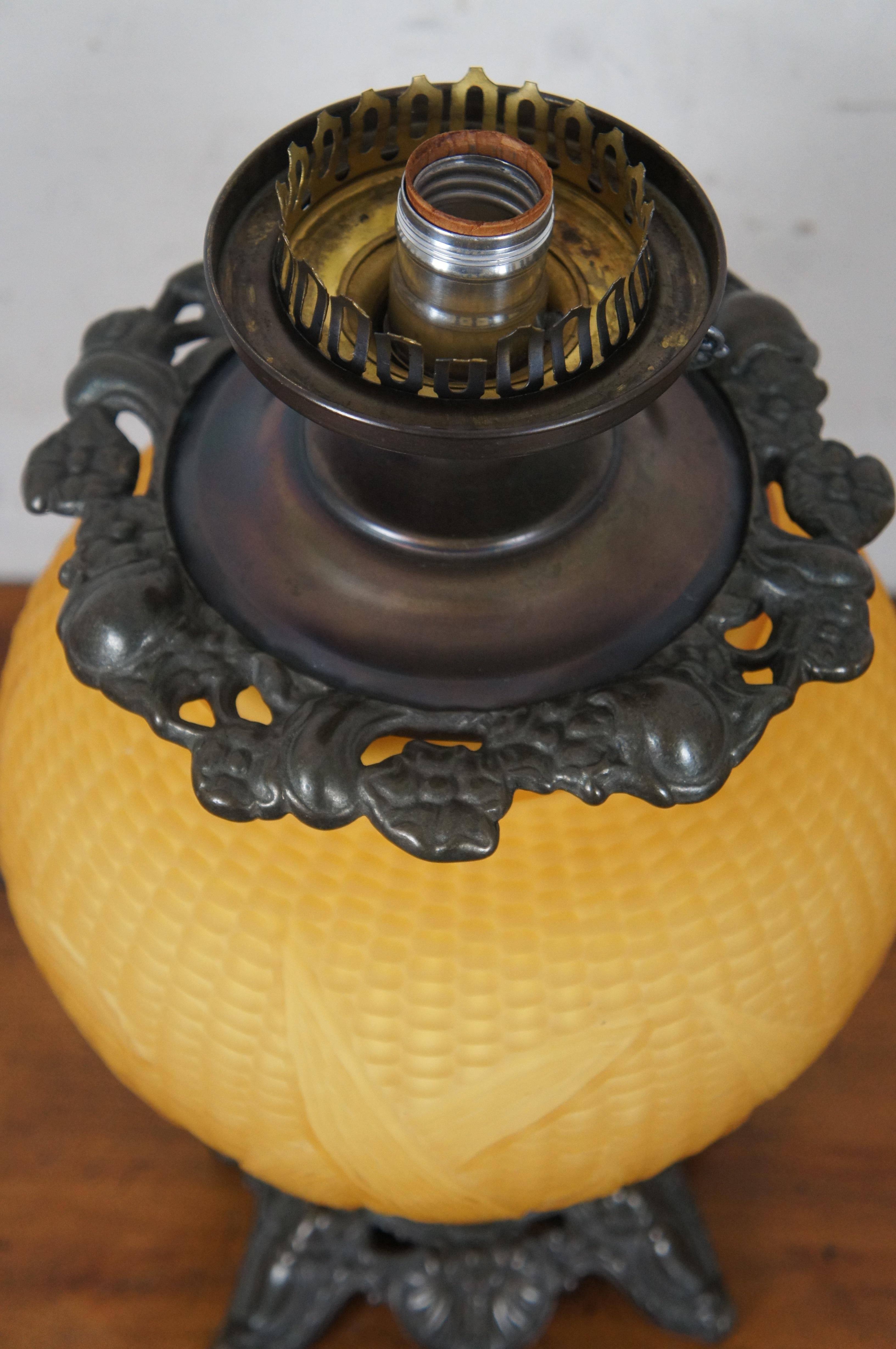 Victorian Rare Antique Gone with the Wind Yellow Farmhouse Parlor Corn Oil Lamp For Sale