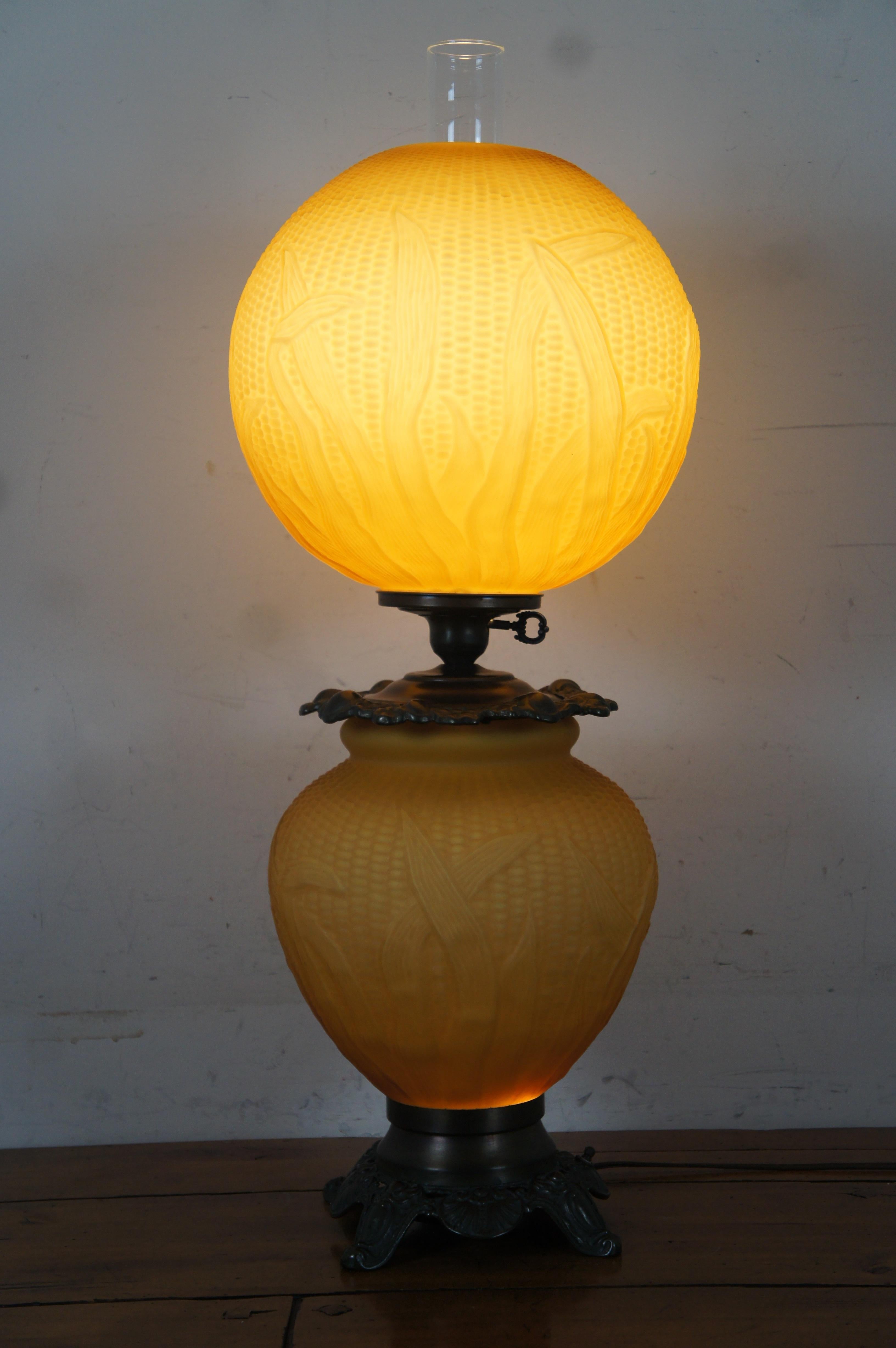 Laiton Rare lampe à huile ancienne « Gone with the Wind » en forme de salon de ferme jaune, 30 pouces en vente
