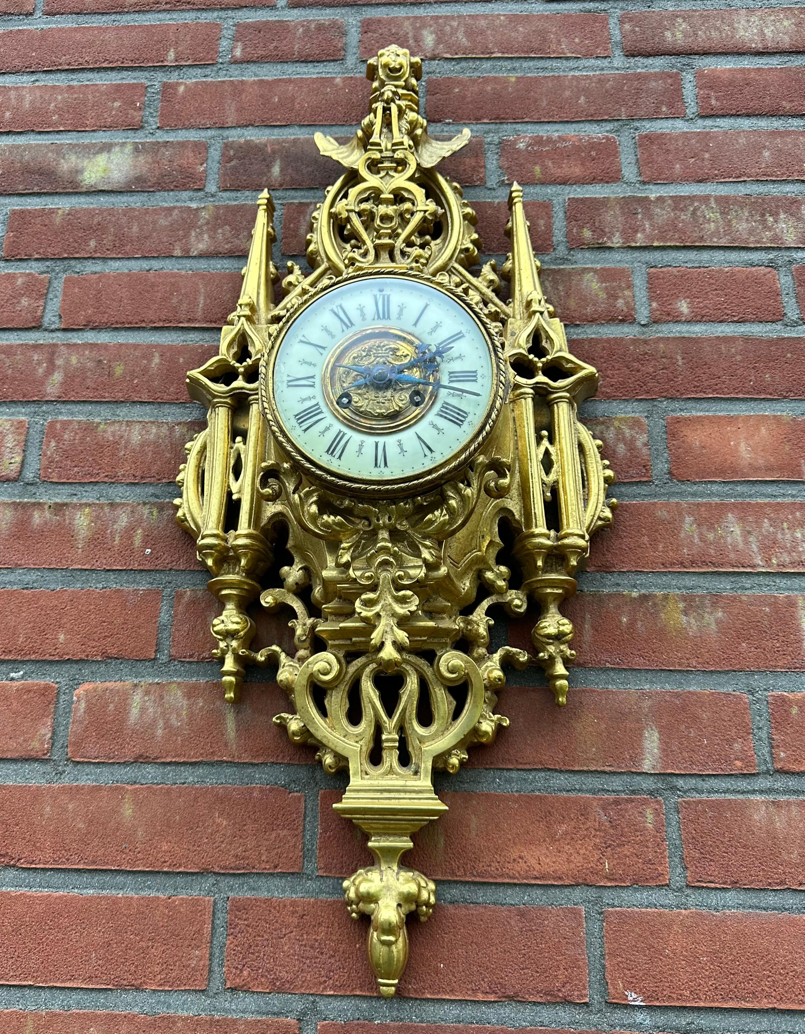 Rare Antique Revive Gothic Bronze Gilt Wall Cartel Clock with Griffin Sculpture Bon état - En vente à Lisse, NL