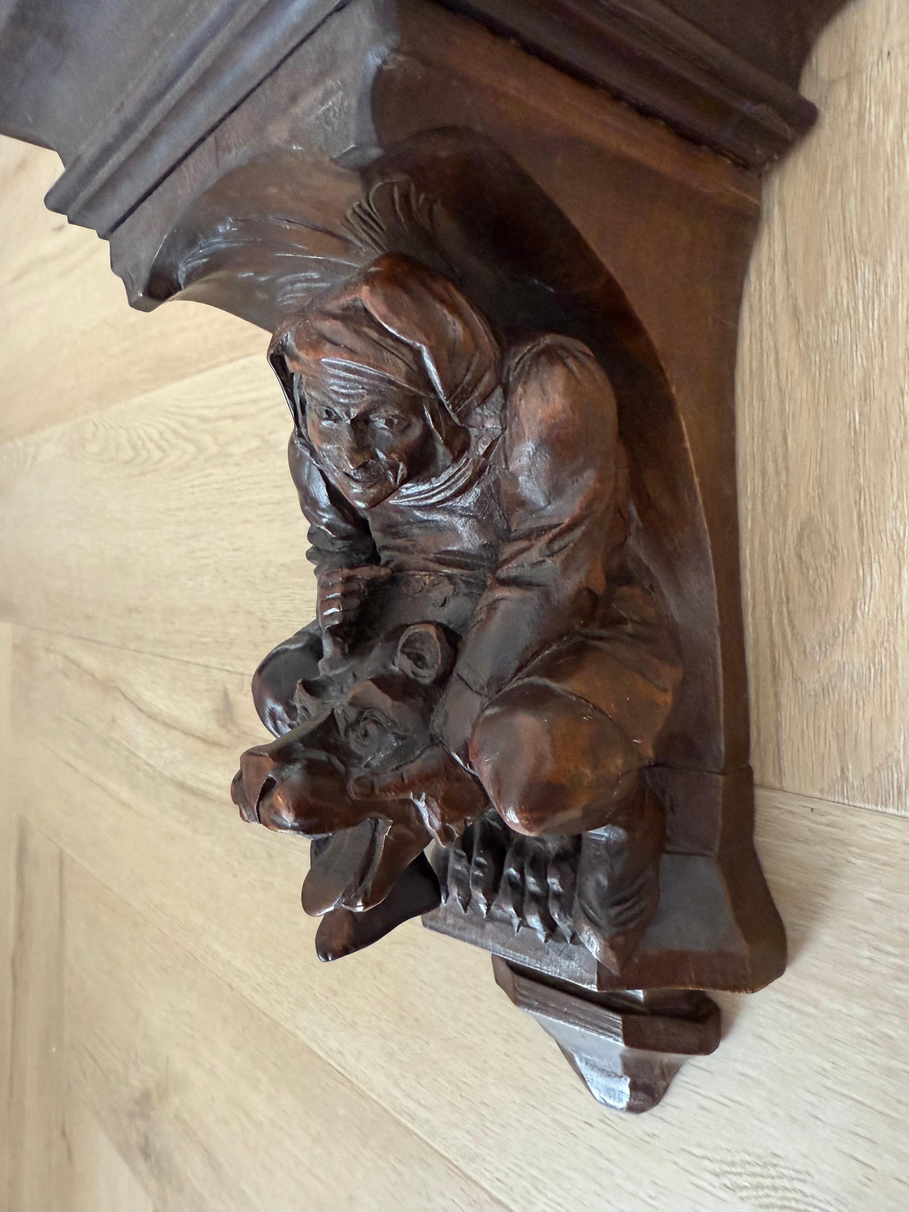 Rare Antique Gothic Revival Medieval / Chimera Sculpture Wall Bracket or Shelf In Excellent Condition For Sale In Lisse, NL