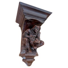 Raro Soporte de Pared o Estante Antiguo de Escultura Medieval / Quimera del Renacimiento Gótico