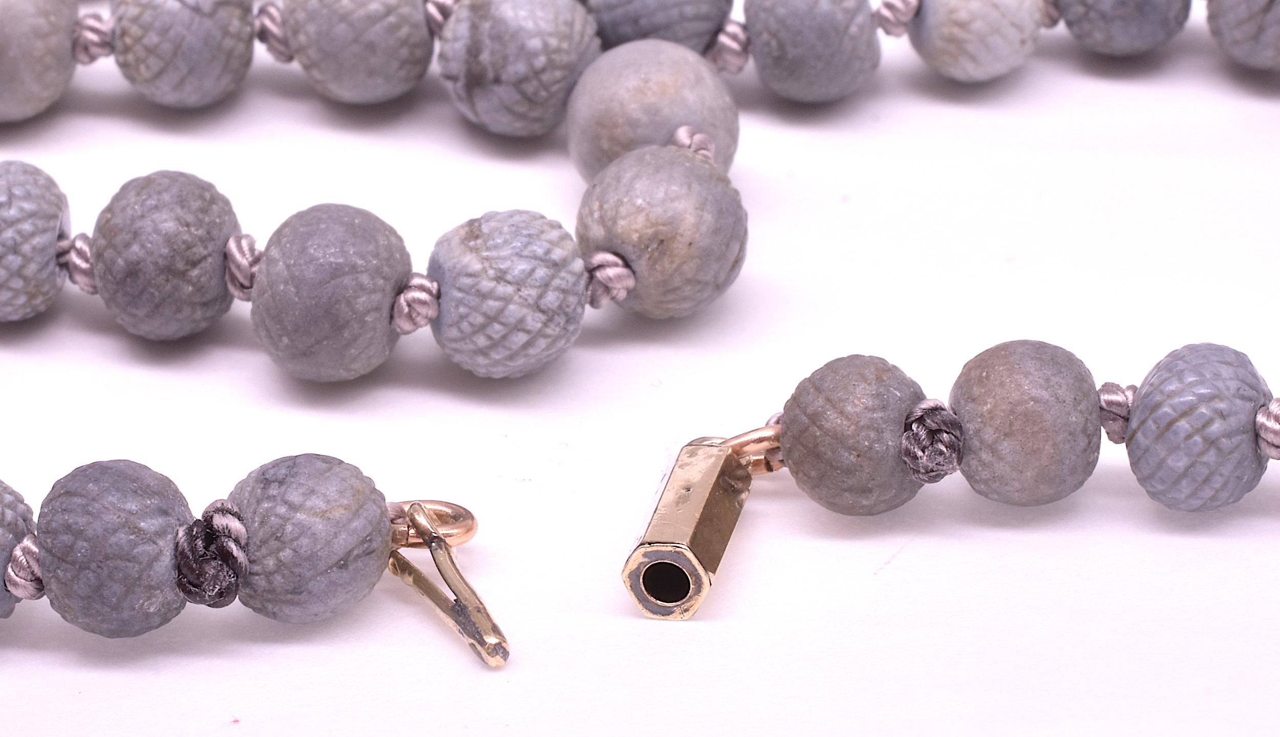 Rare collier ancien Grand Tour en pierre de lave avec perles taillées en ananas, vers 1820 en vente 7