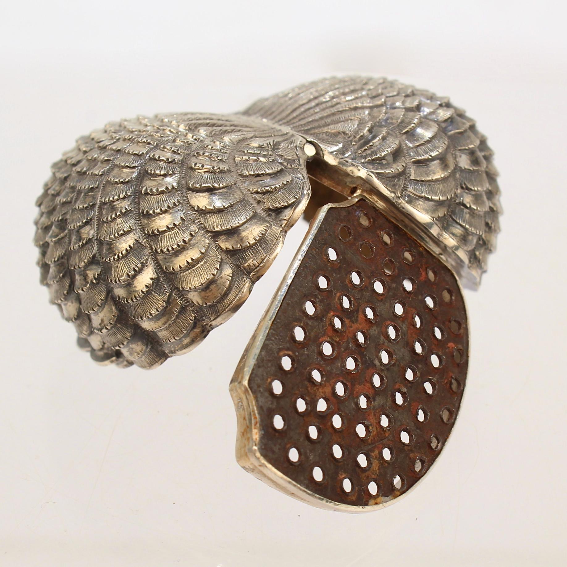 Rare Antique Hilliard & Thomason Sterling Silver Seashell Form Nutmeg Grater 1