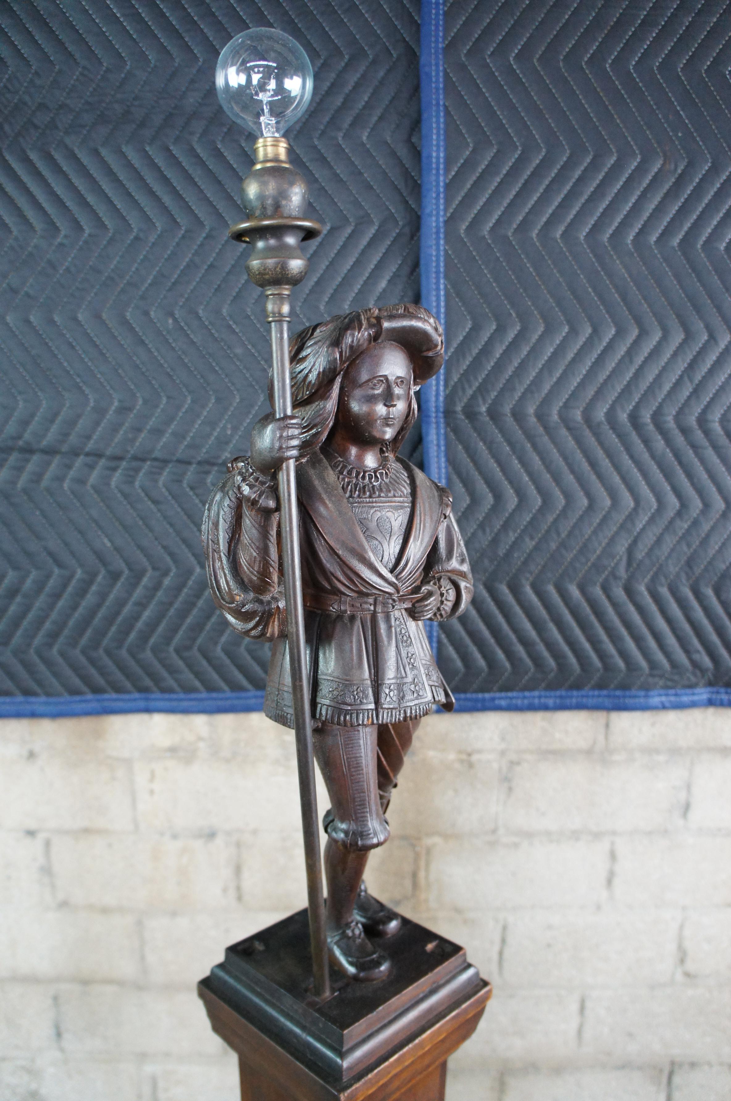 Rara lampada da terra a colonna da biblioteca in legno di quercia intagliato di Hubbell con figure di delfini in vendita 1