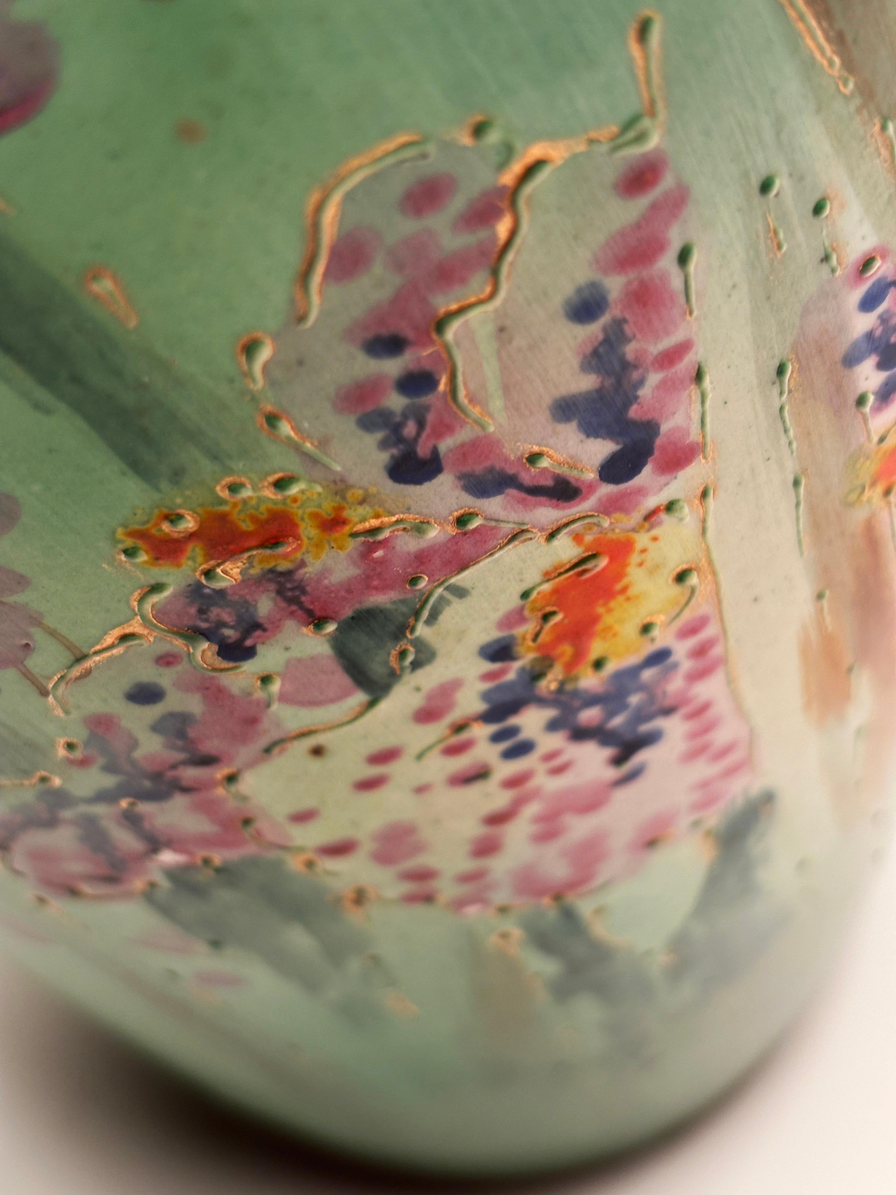 Raro vaso antico impressionista dipinto a mano e rifinito con decorazione Moriage in vendita 2