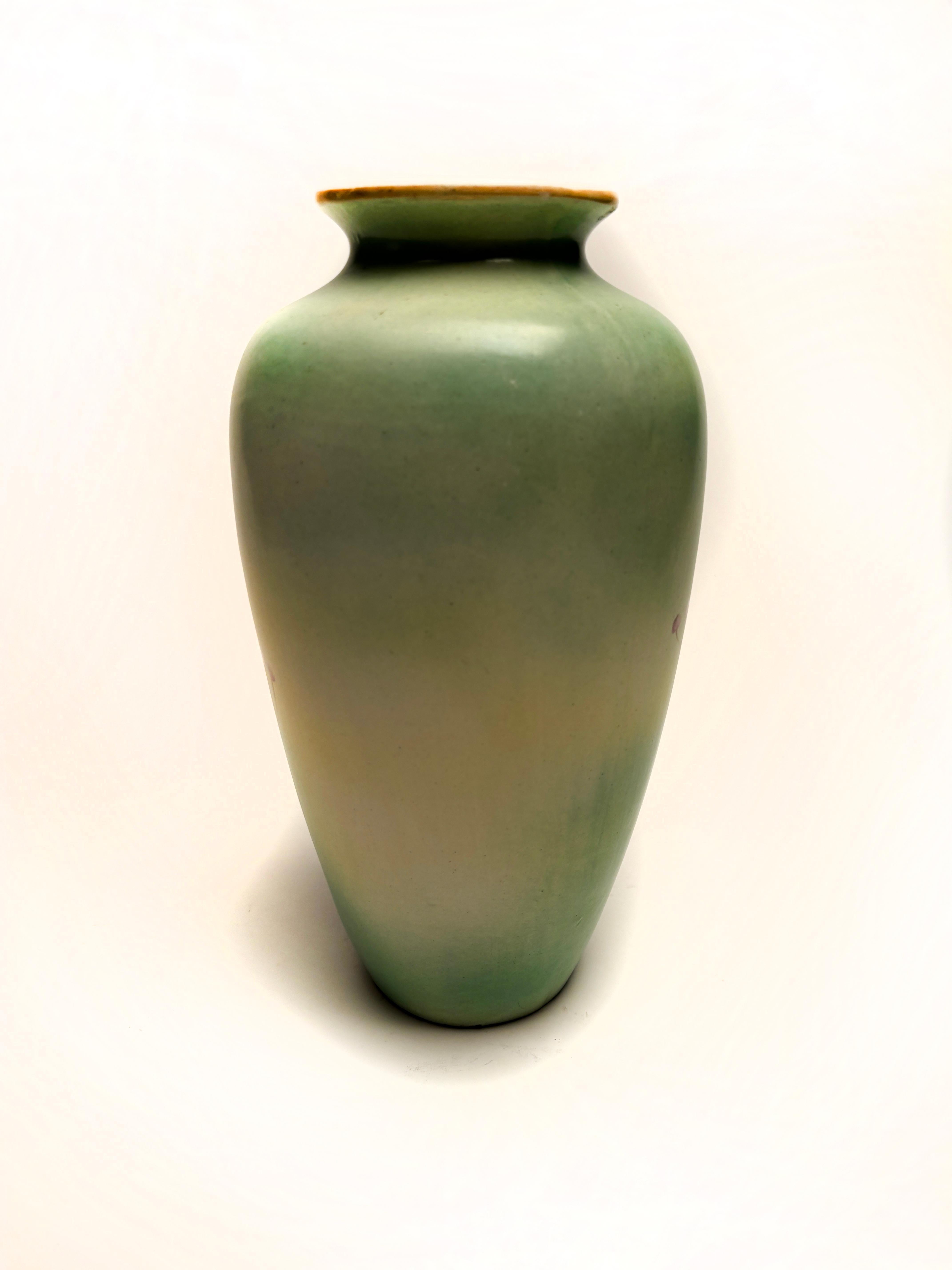 Art Nouveau Raro vaso antico impressionista dipinto a mano e rifinito con decorazione Moriage in vendita