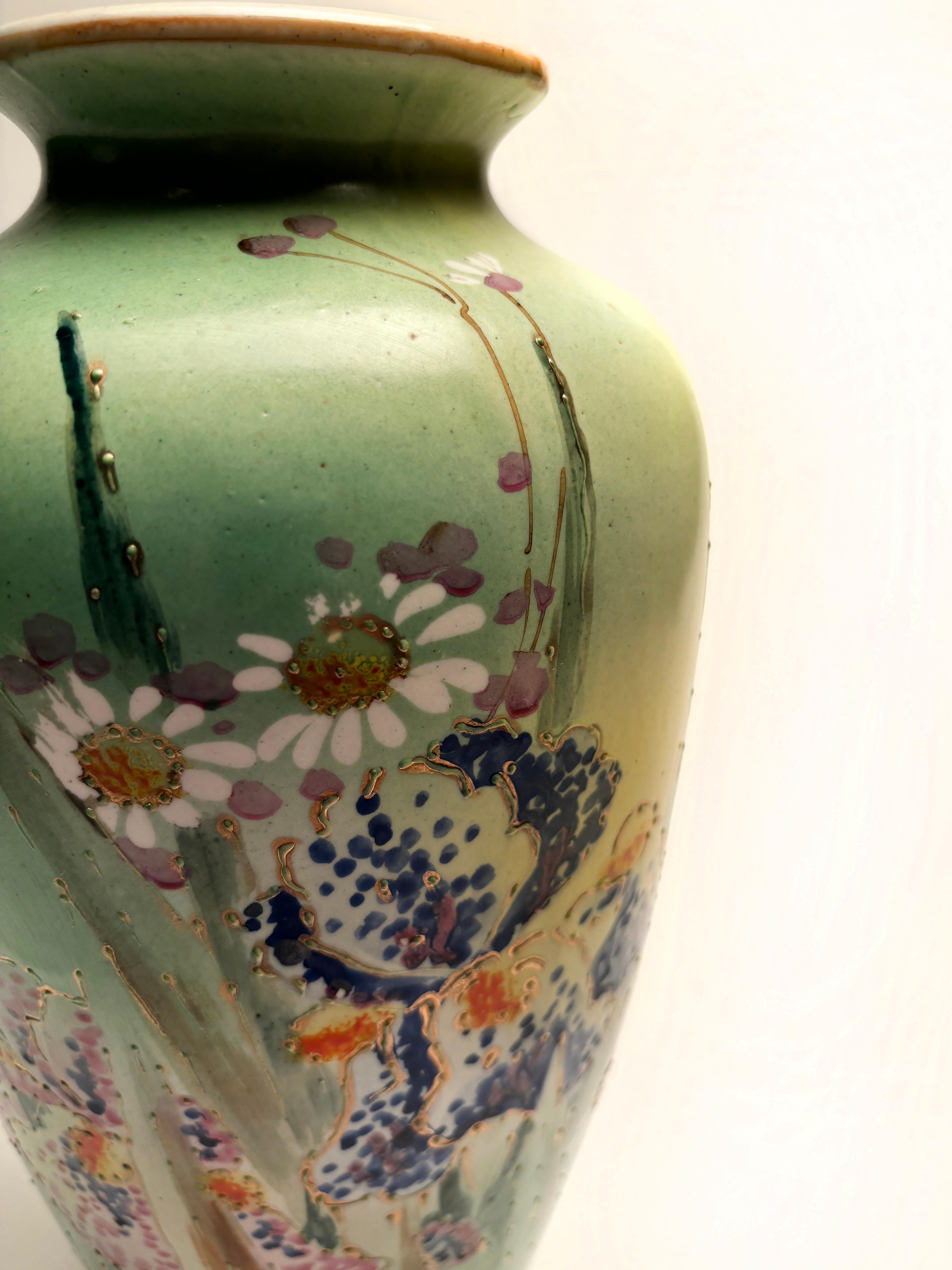 Raro vaso antico impressionista dipinto a mano e rifinito con decorazione Moriage In condizioni buone in vendita a Louisville, KY