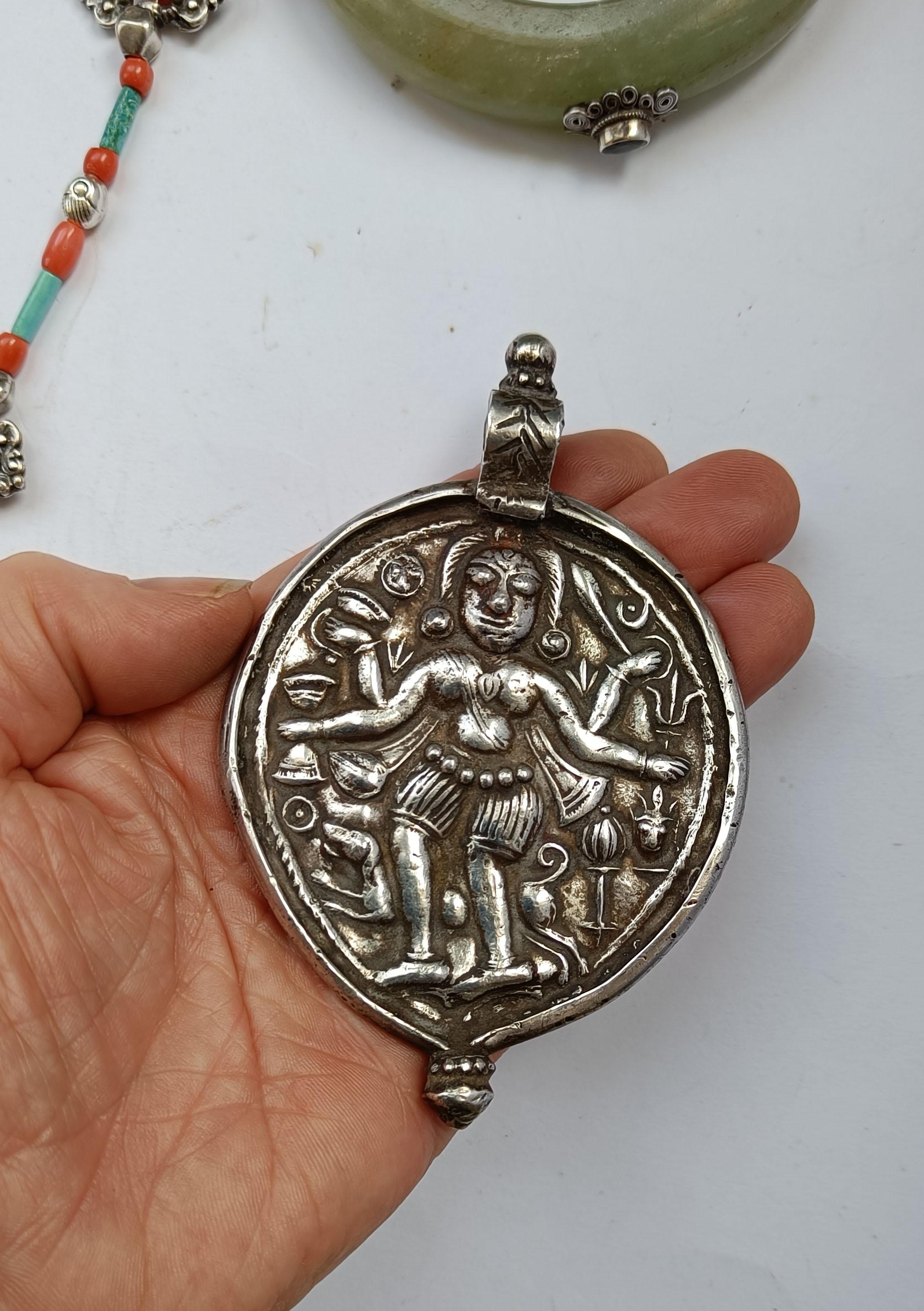 Fait main Rare argent hindou indien ancien   Pendentif Rituel objet de collection asiatique en vente