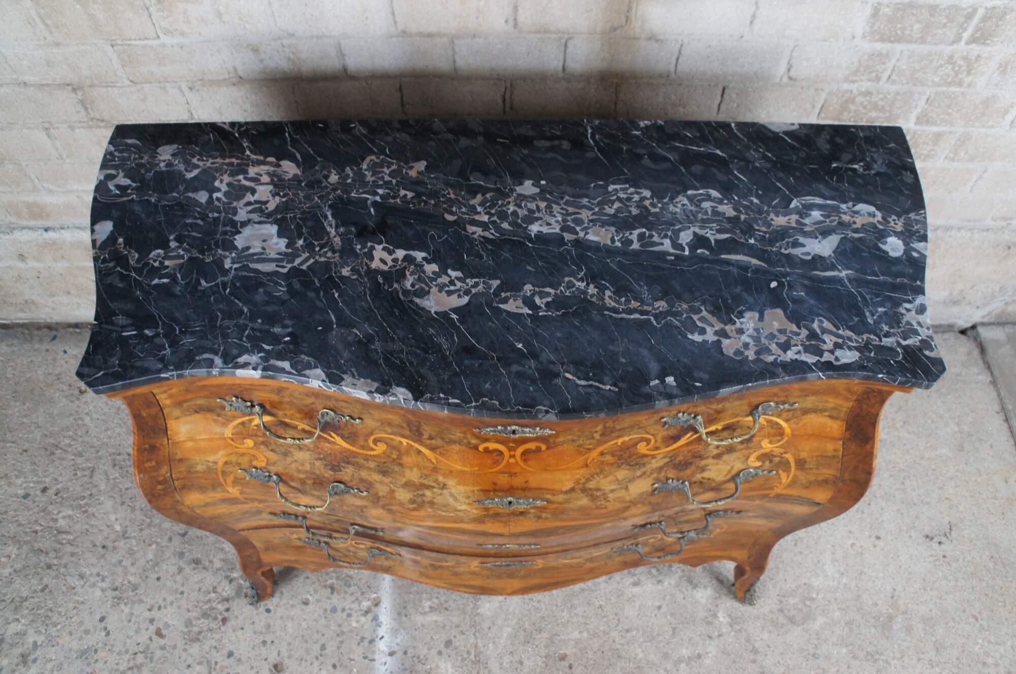 Rare Antique Italian Rococo Bombe Circassian Walnut Burl Marquetry Bedroom Set For Sale 11