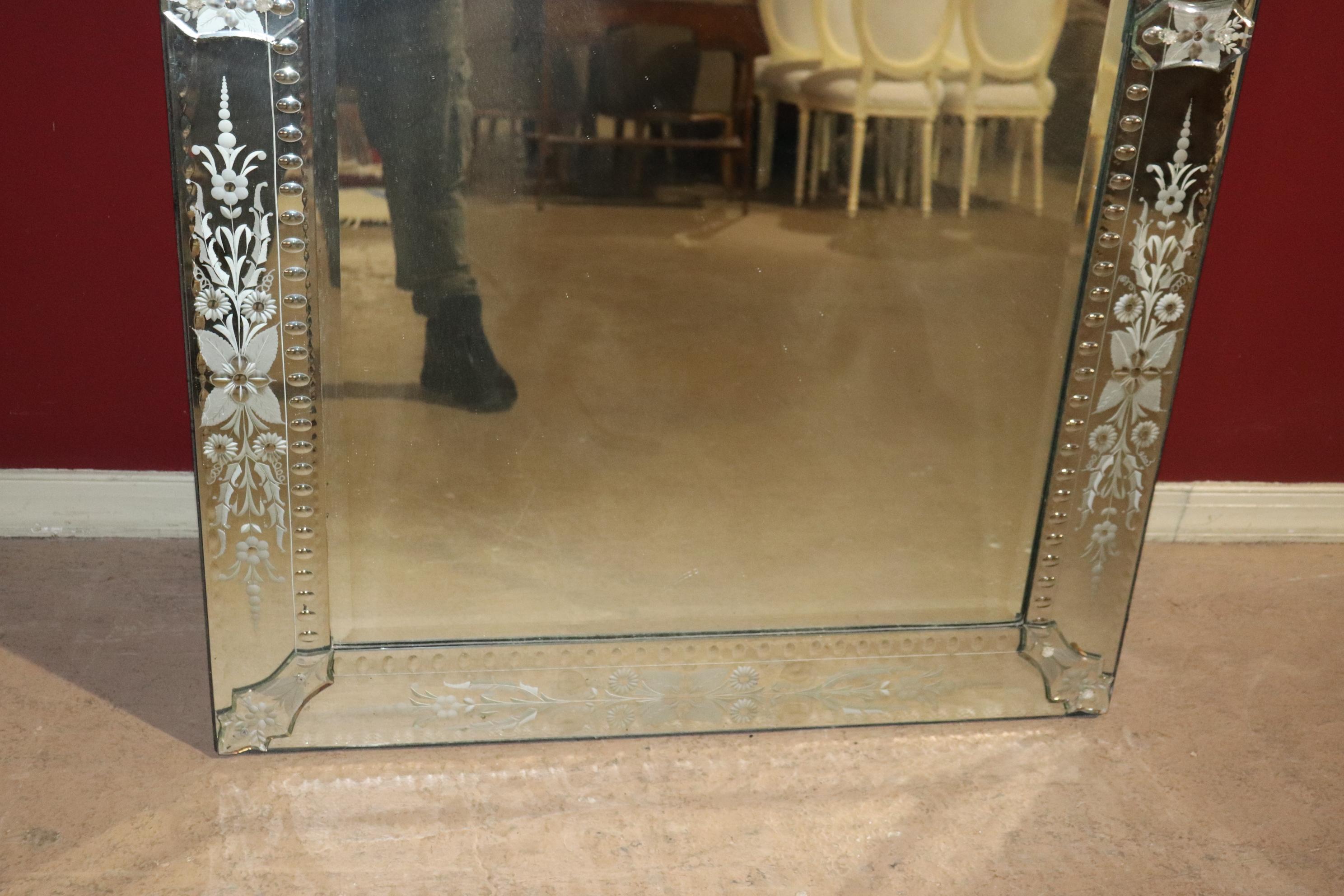 Rare Antique Italian Venetian Etched Glass Mirror with Etched Quatrofoil Design 5