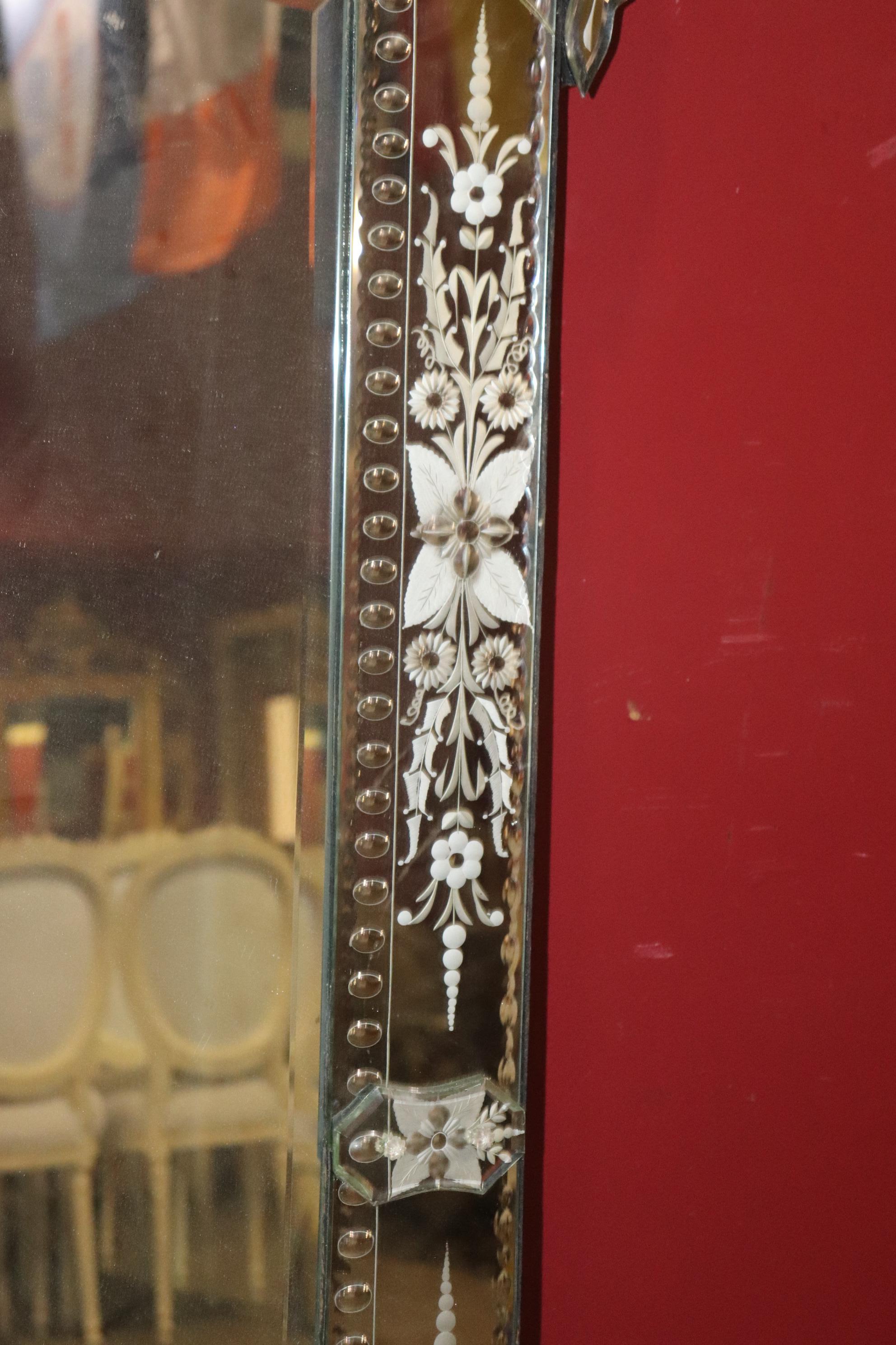 Rare Antique Italian Venetian Etched Glass Mirror with Etched Quatrofoil Design 6