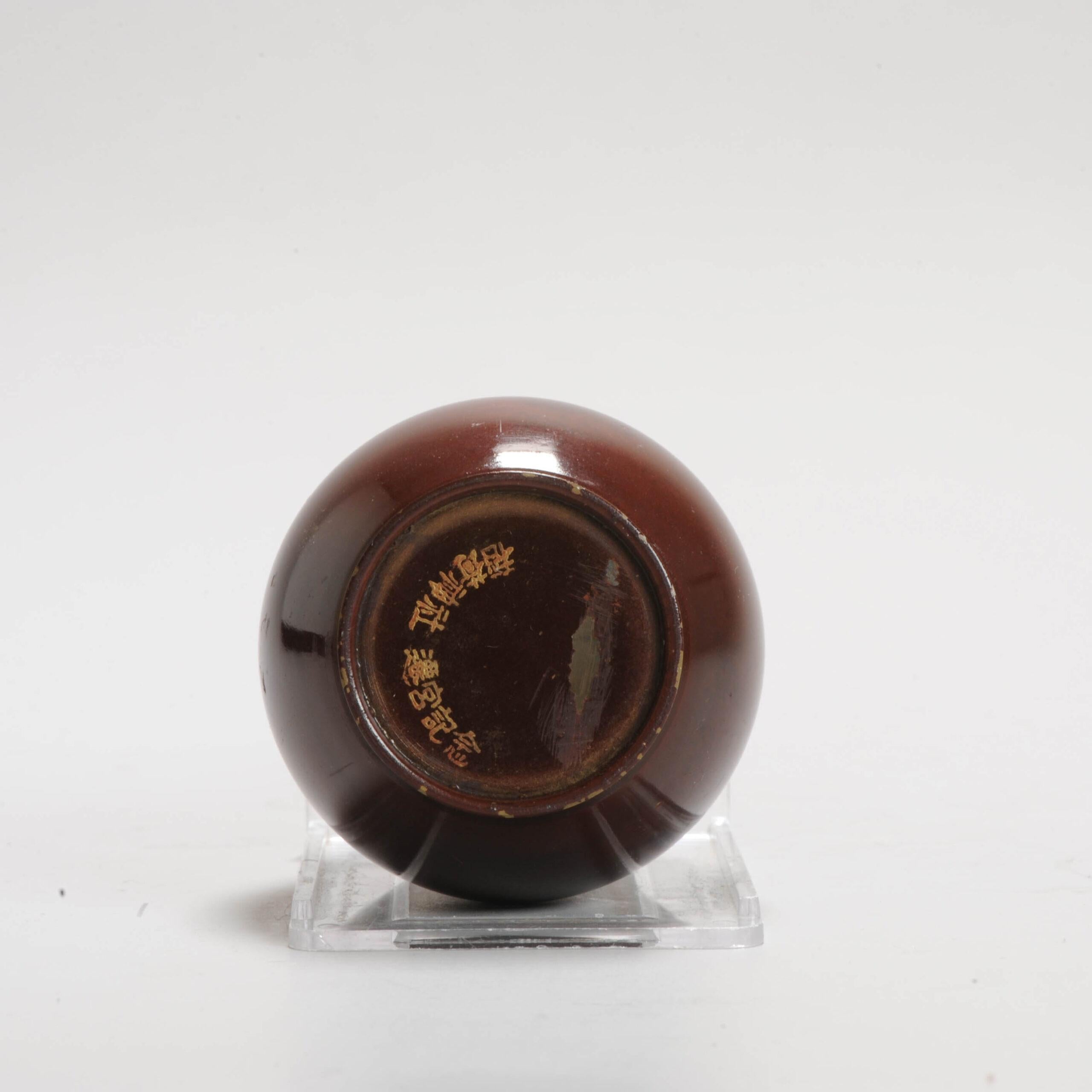 Antico vaso giapponese in bronzo con marchio del tempio sul lato inferiore Giappone Raro

Informazioni aggiuntive:
Materiale: Bronzo, Cloisonne e metallo
Regione di origine: Cina
Periodo: xIX secolo
Condizioni: Perfetto
Dimensioni: 18,4 cm