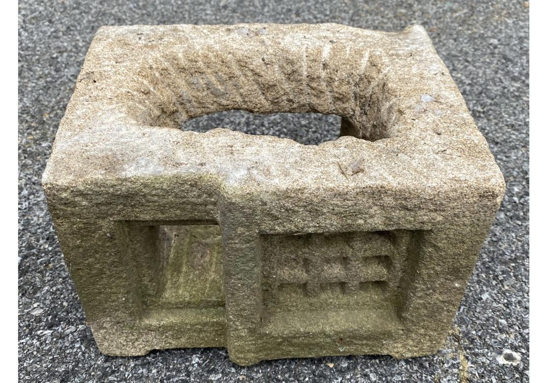 Seltenes antikes japanisches geschnitztes Stein-Gartenhaus-Modell im Angebot 2