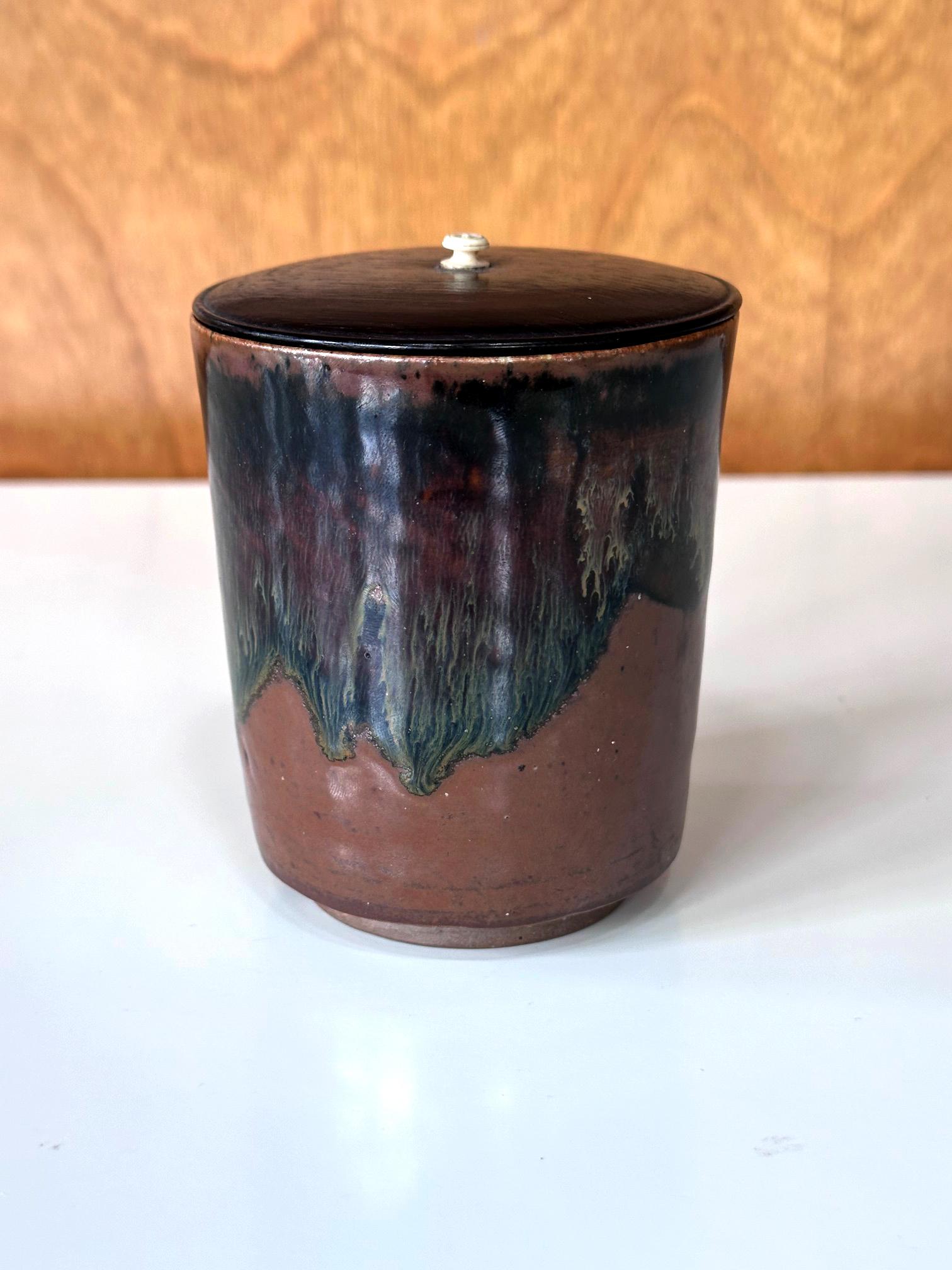 Rare Antique Japanese Ceramic Takatori Ware Hoso Mizusashi Bon état - En vente à Atlanta, GA