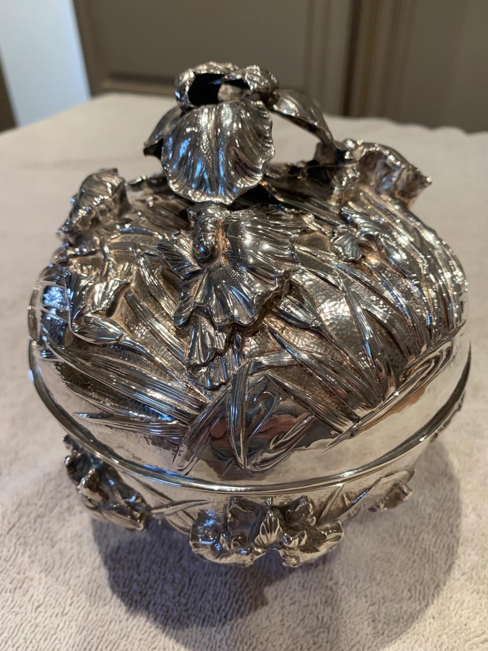 XIXe siècle Bol japonais ancien en argent massif de la période Meiji avec couvercle