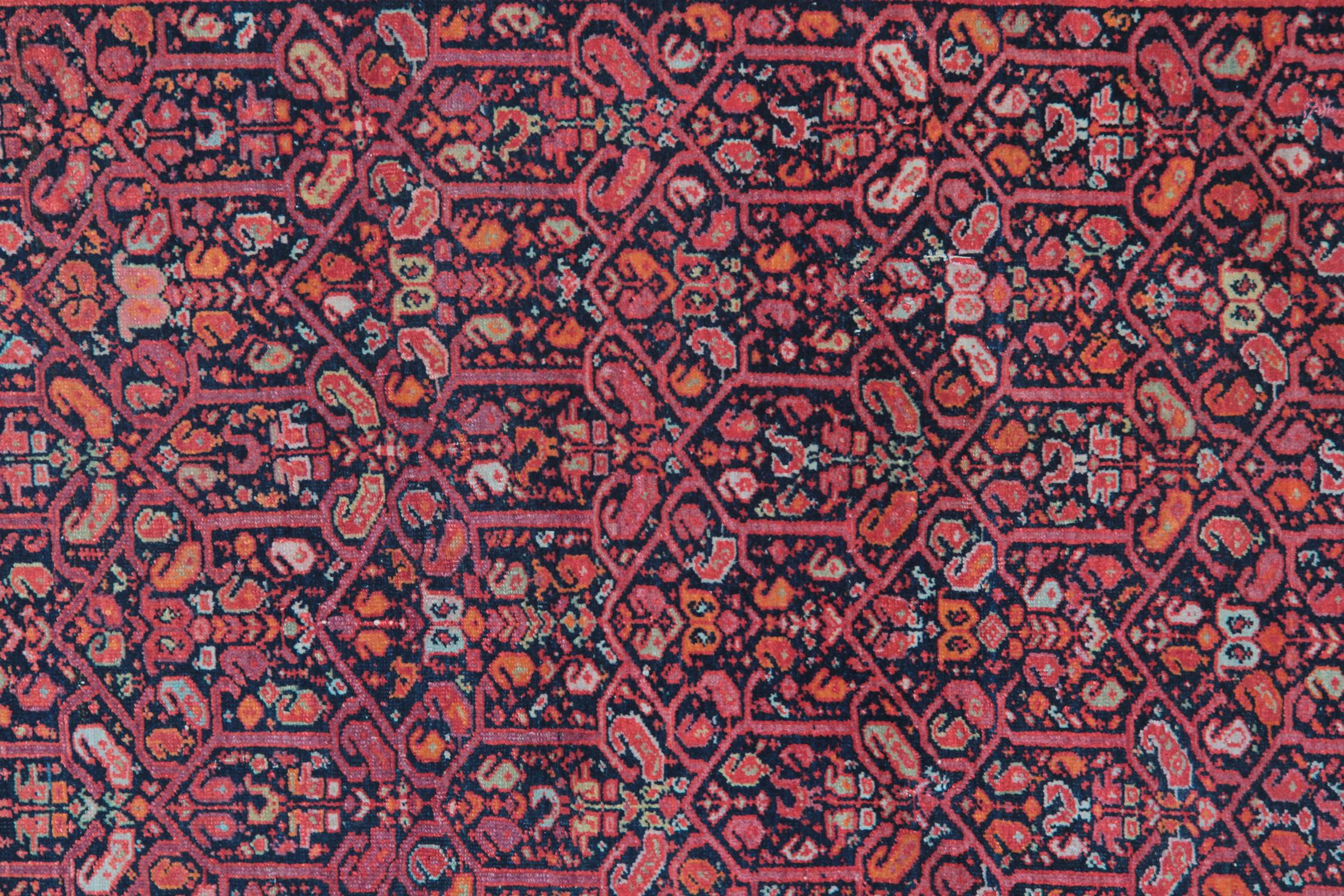 Seltener antiker roter Malayer-Teppich aus traditioneller Wolle mit Herati-Fisch-Muster (Kaukasisch) im Angebot
