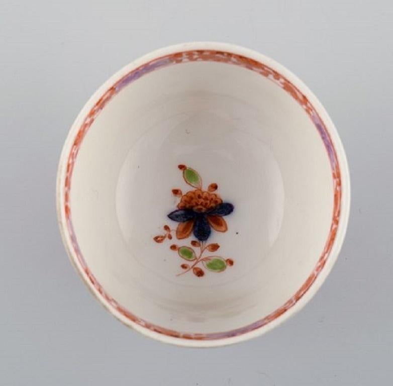 Rare Antique Meissen Teacup in Hand Painted Porcelain Decorated with Flowers In Excellent Condition In Copenhagen, DK