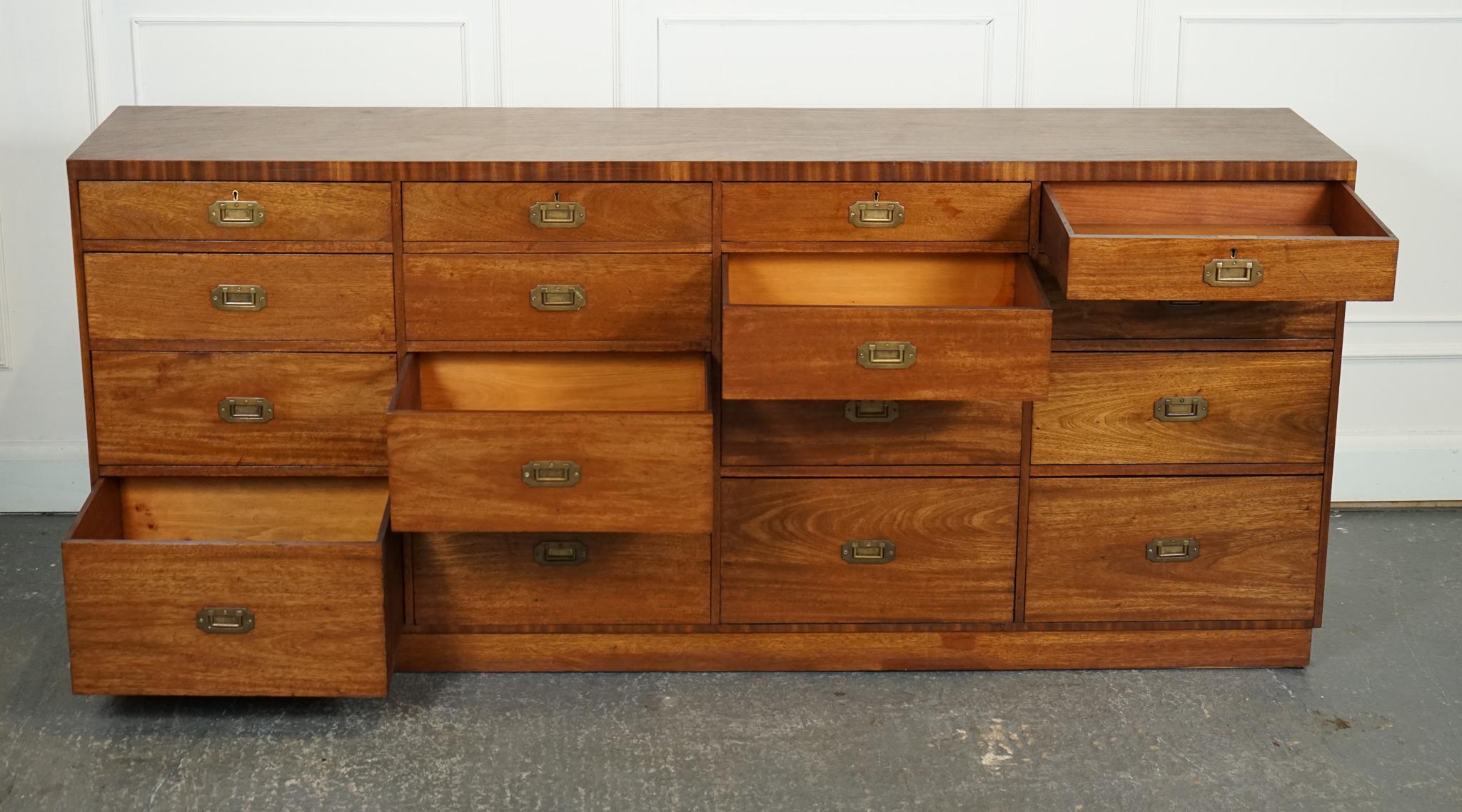 RARE ANTICHE CAMPAGNE MILITARI MERCHANTS COUNTER SiDEBOARD GRADUATED DRAWERS in vendita 1