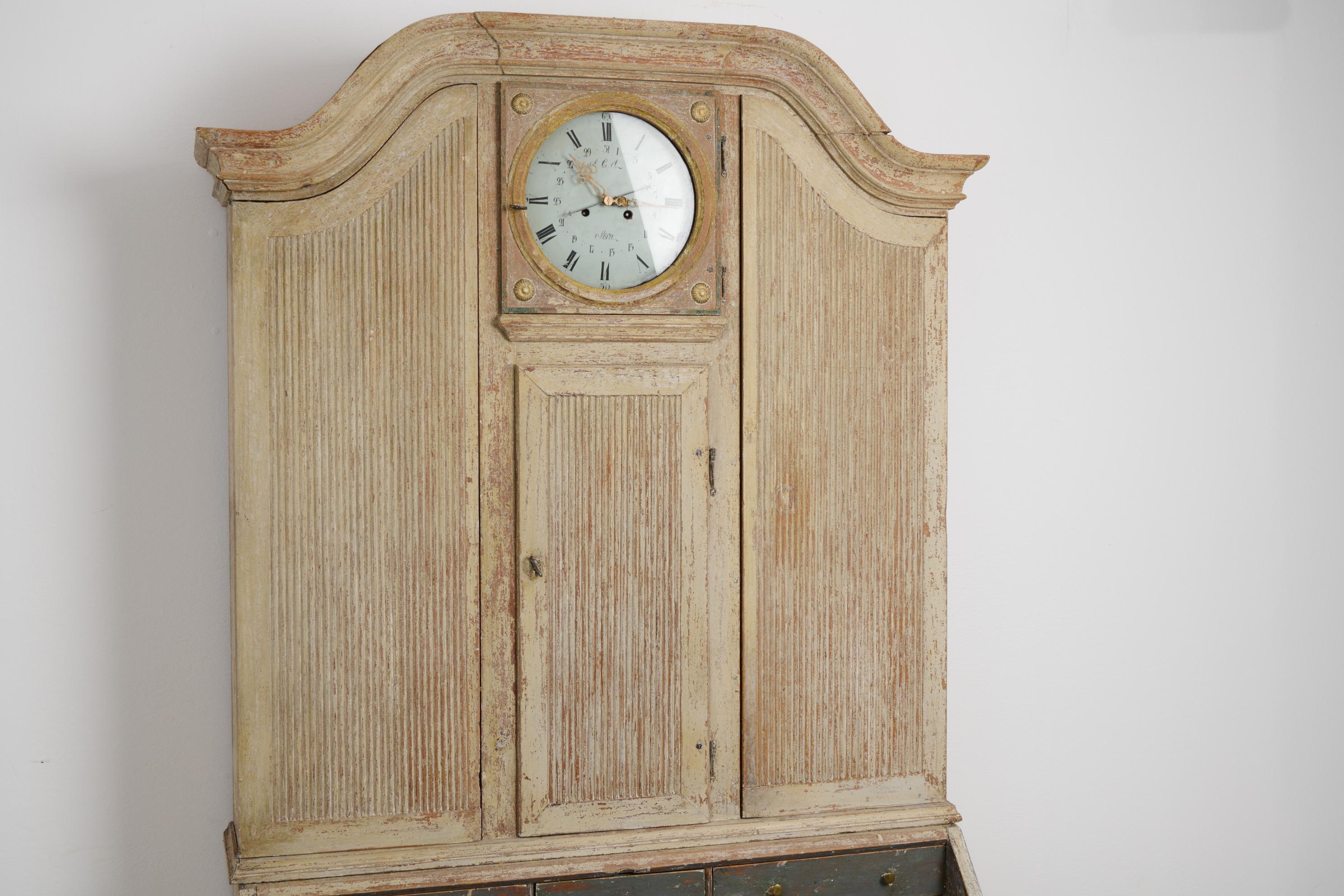 Rare Antique Northern Swedish Secretary Cabinet in Rococo with a Clock For Sale 7