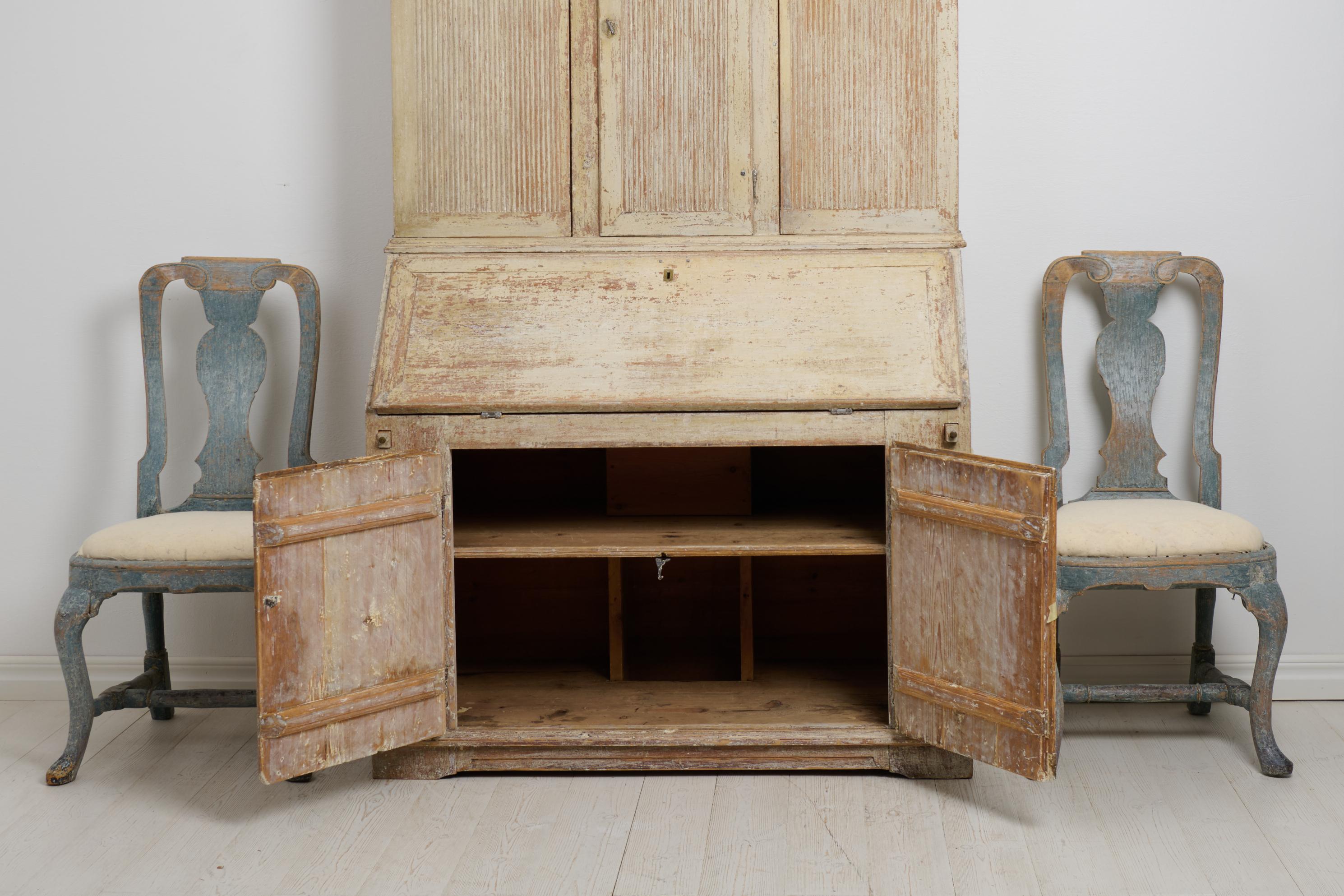 Rare Antique Northern Swedish Secretary Cabinet in Rococo with a Clock For Sale 1