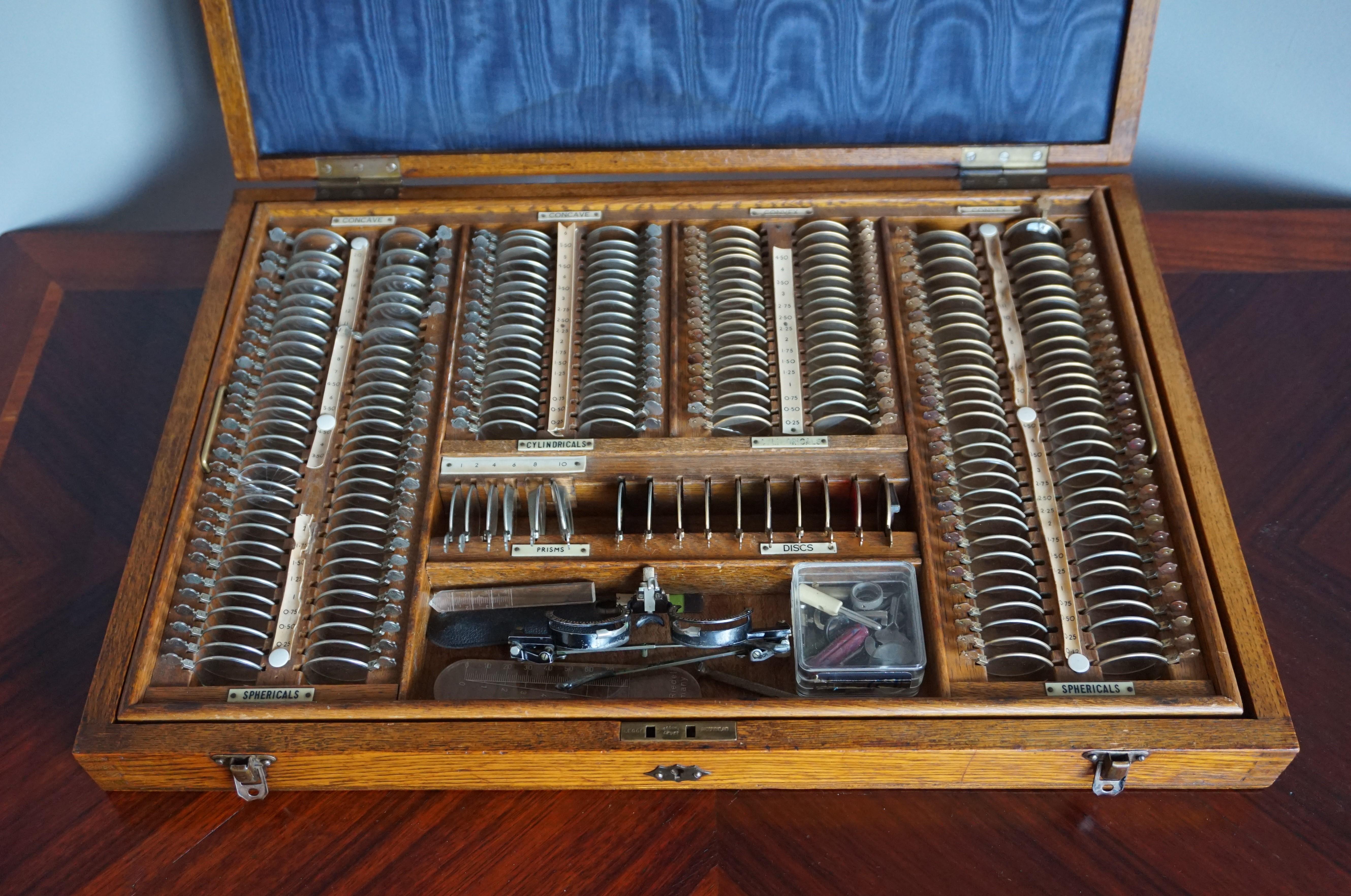 Early 20th century optometrist set in oakwood case with extras, for making glasses.

This stunning, original and complete set from circa 1930 makes a great gift for people who are passionate about anything to do with eyes or eyesight. This case also