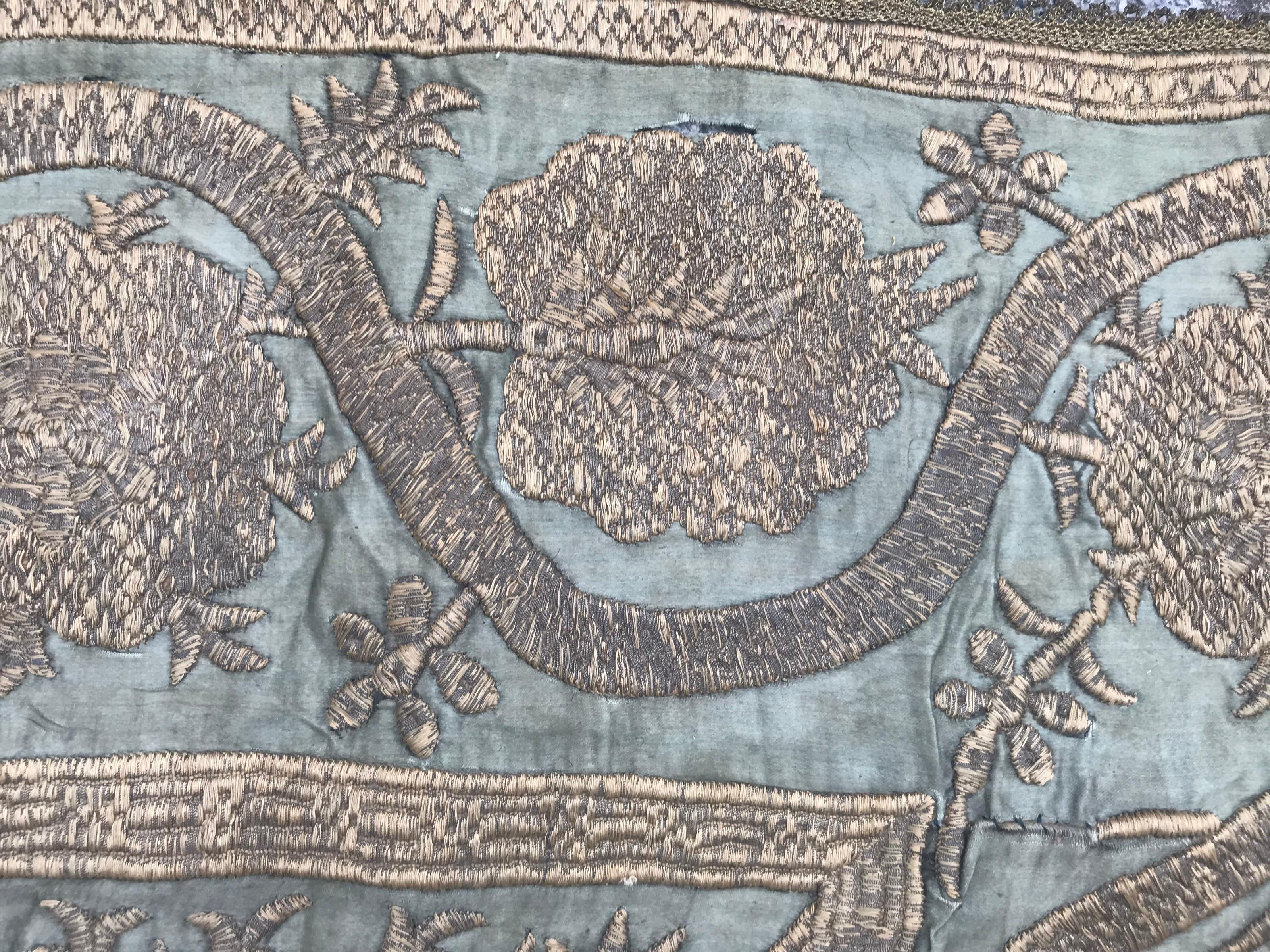 Bobyrug’s Rare Antique Ottoman Silk and Metal Embroidery In Good Condition For Sale In Saint Ouen, FR