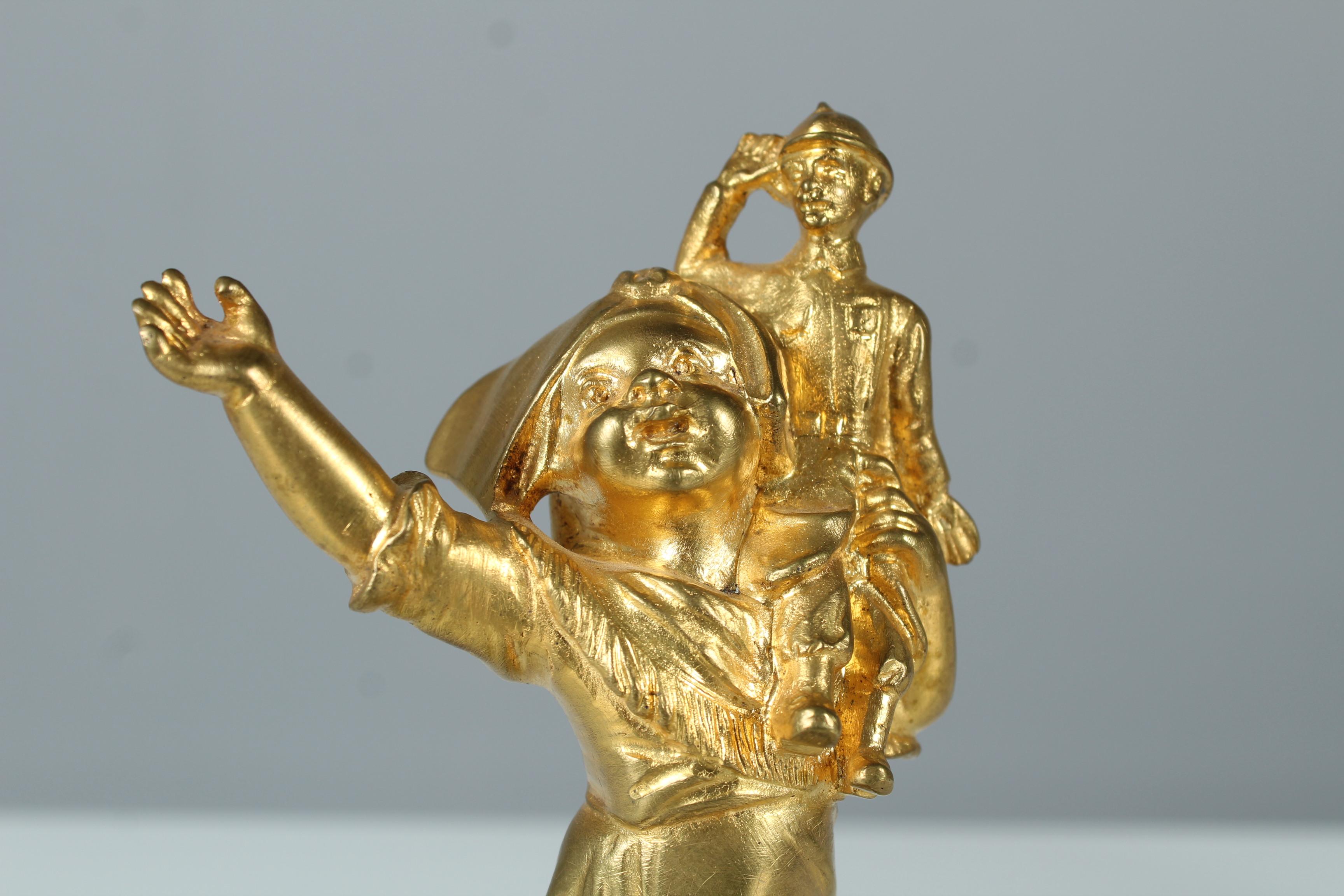 Rare paire de sculptures anciennes en bronze, Dorée, Vive La France, signée G. Flamend en vente 8