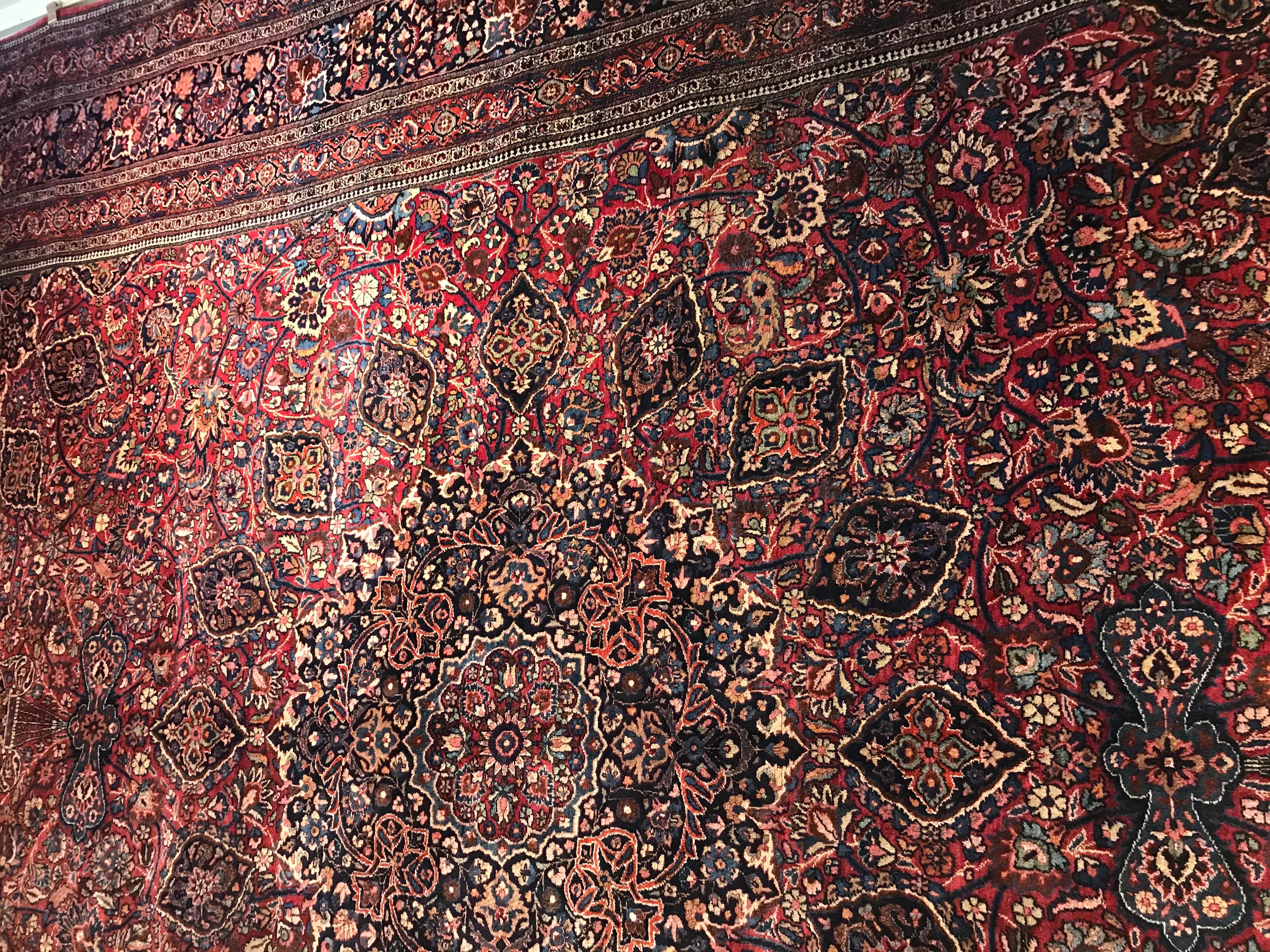 Rare tapis ancien de taille palais à motif ardabil noué à la main en pure laine d'agneau en vente 5