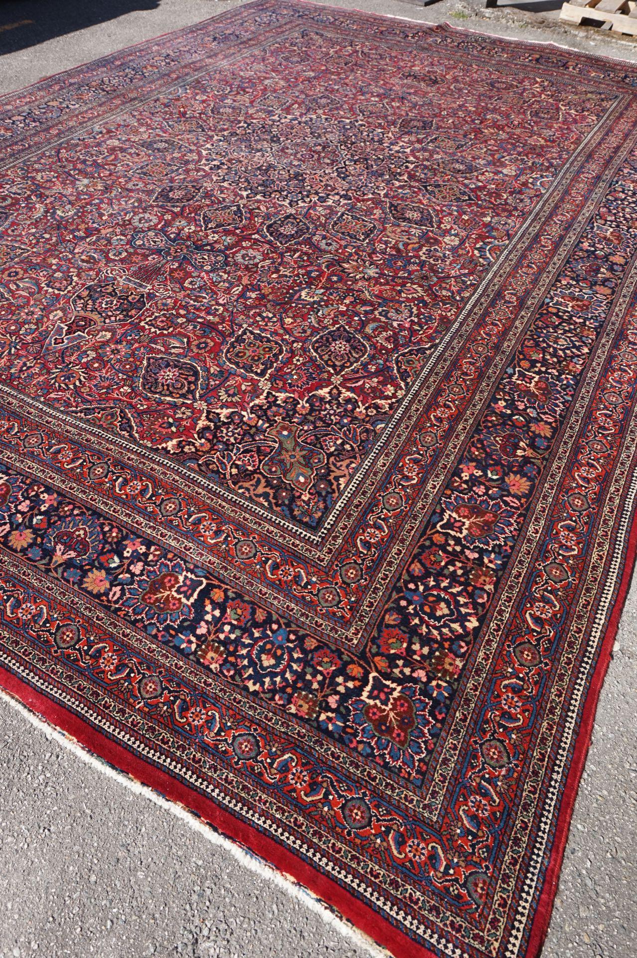 Rare tapis ancien de taille palais à motif ardabil noué à la main en pure laine d'agneau en vente 6