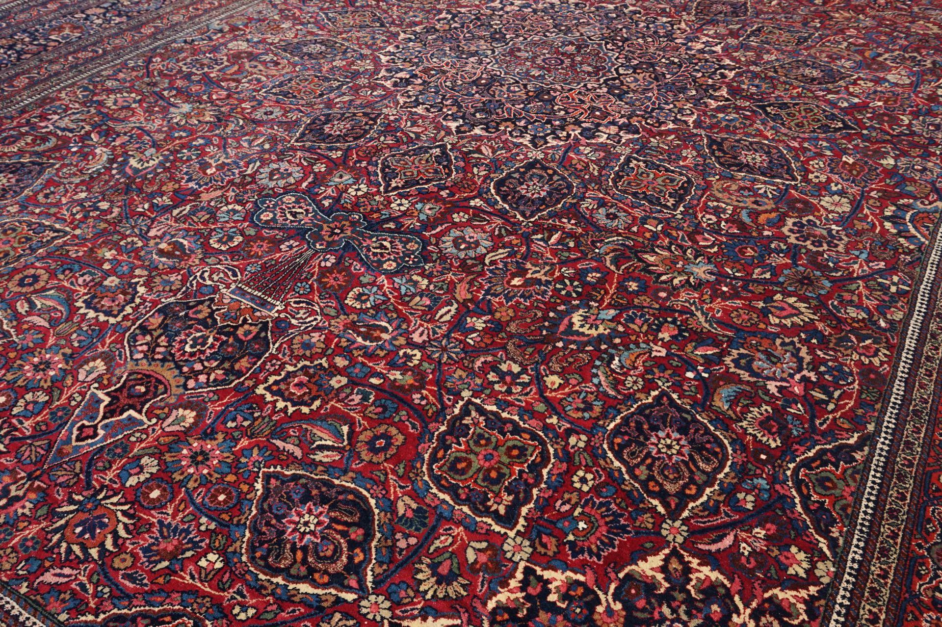 Rare tapis ancien de taille palais à motif ardabil noué à la main en pure laine d'agneau en vente 8