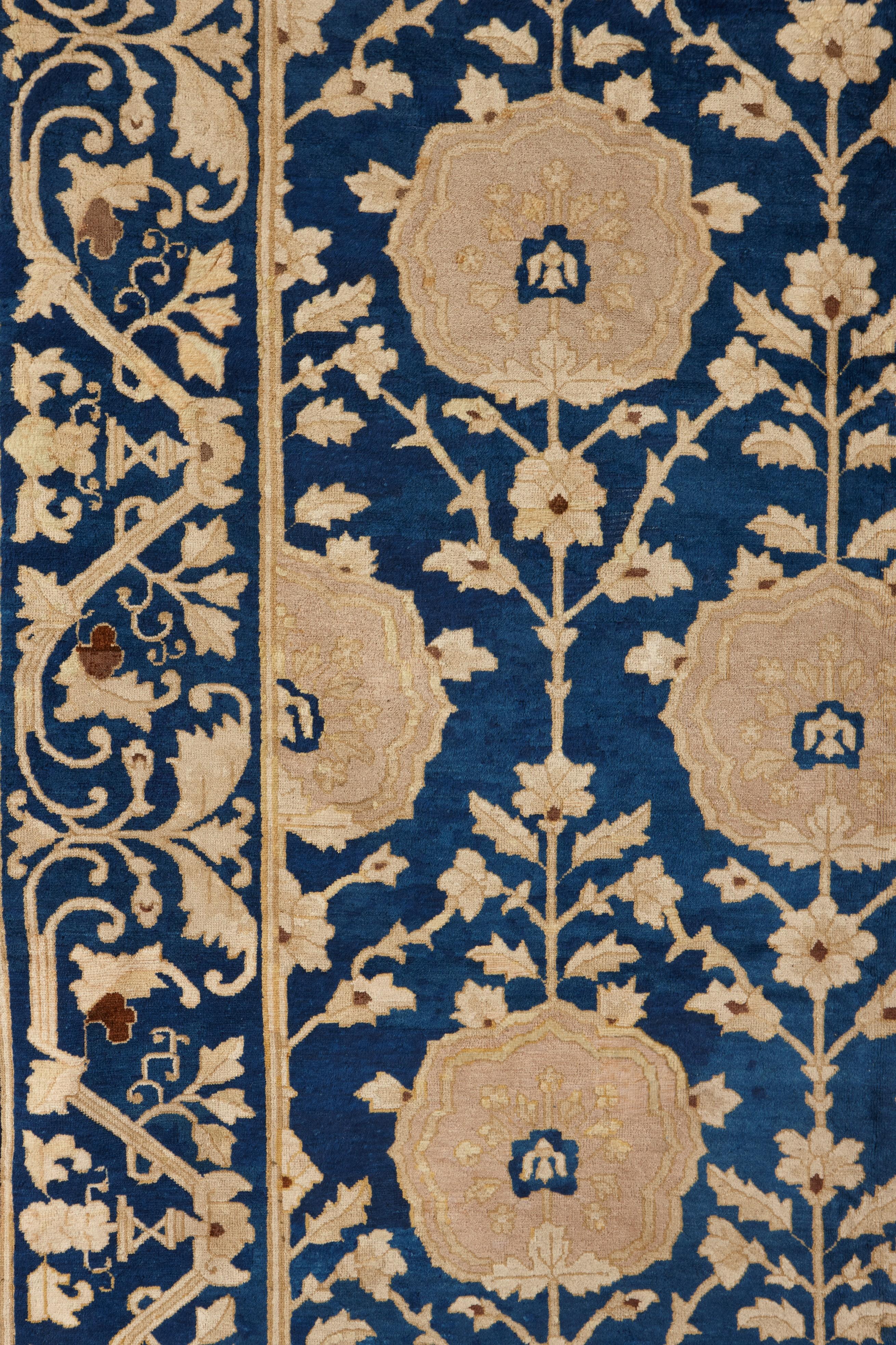 Noué à la main Rare tapis ancien de Pékin en vente