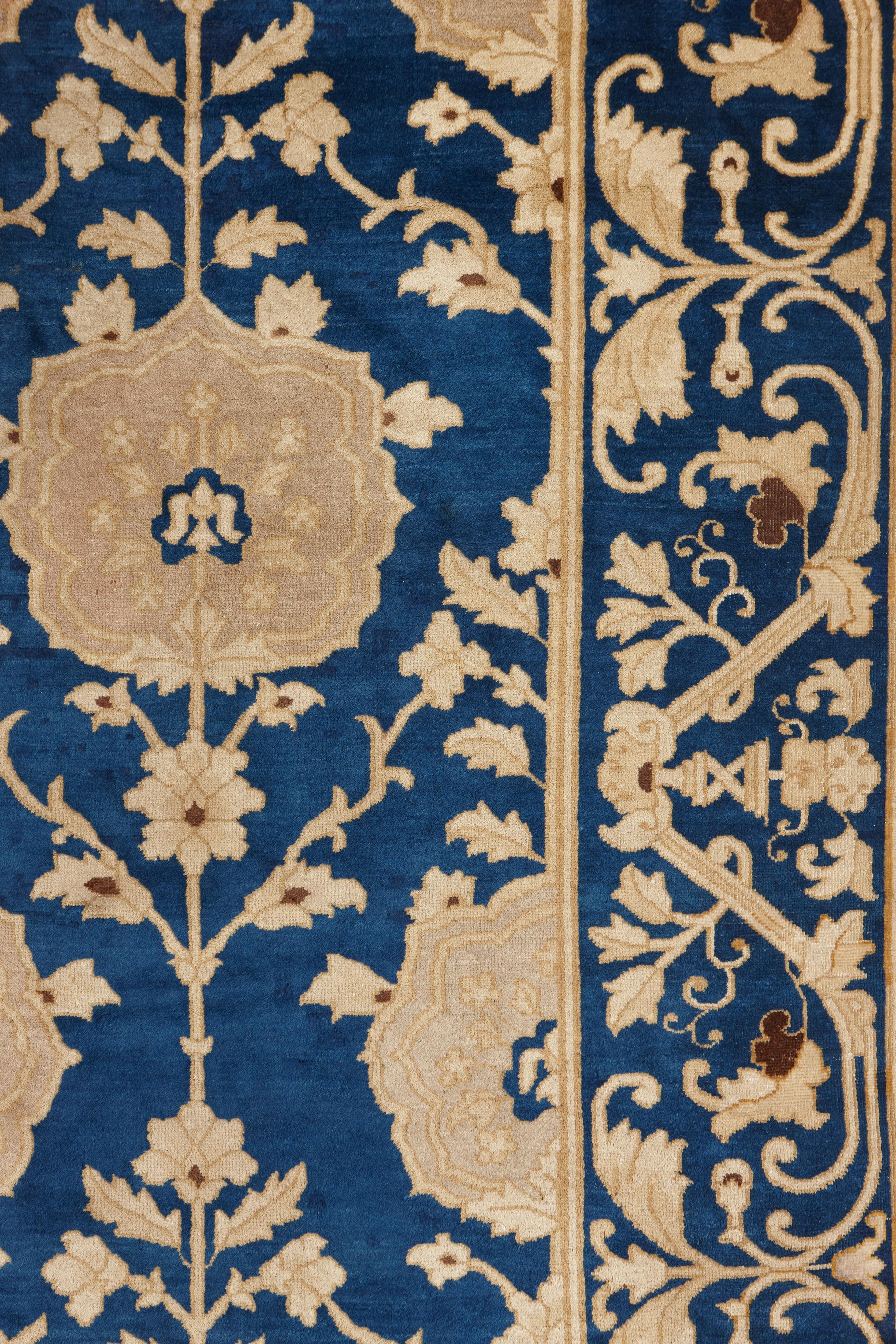 Rare tapis ancien de Pékin Excellent état - En vente à Beirut, LB
