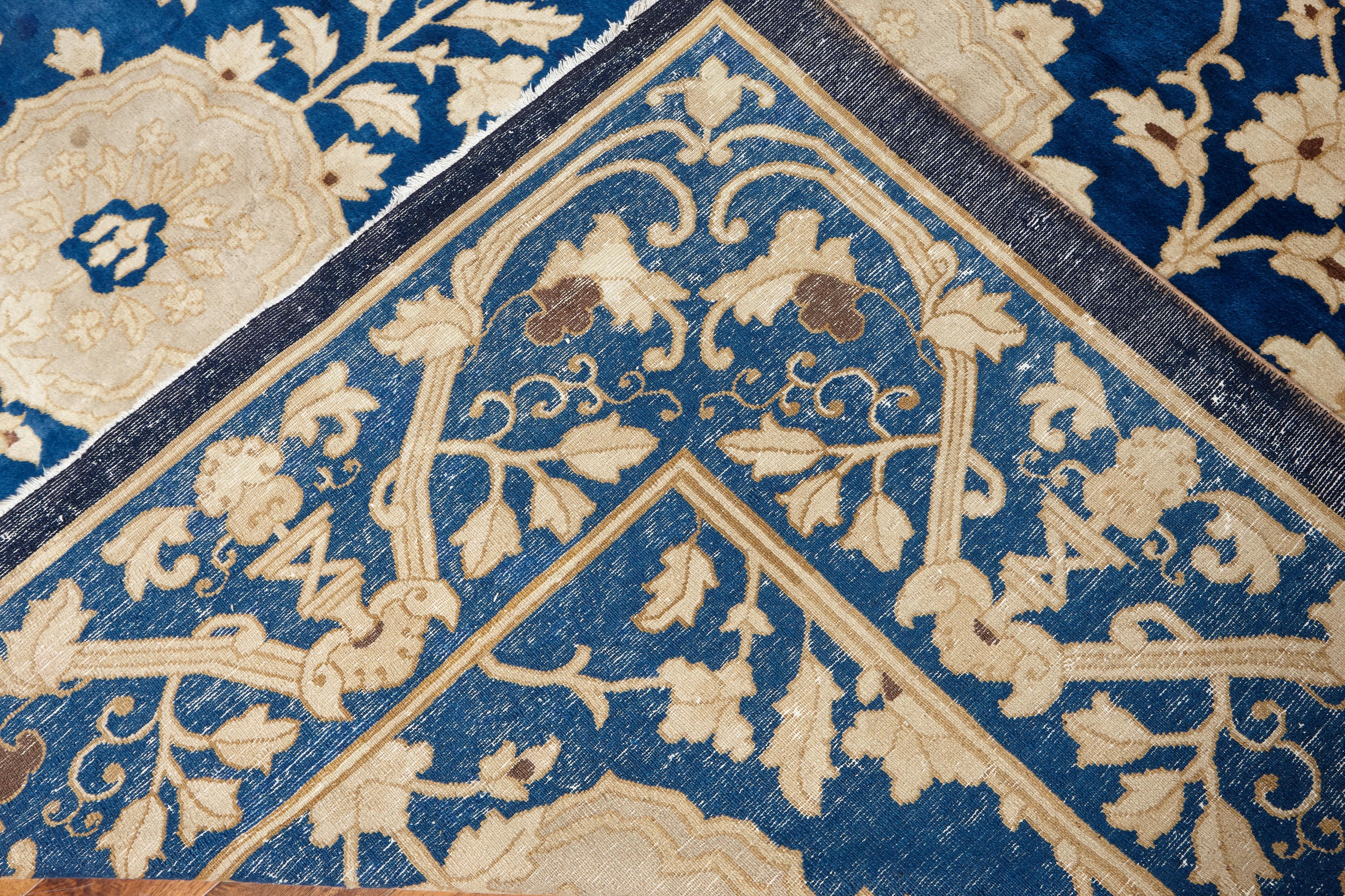 20ième siècle Rare tapis ancien de Pékin en vente
