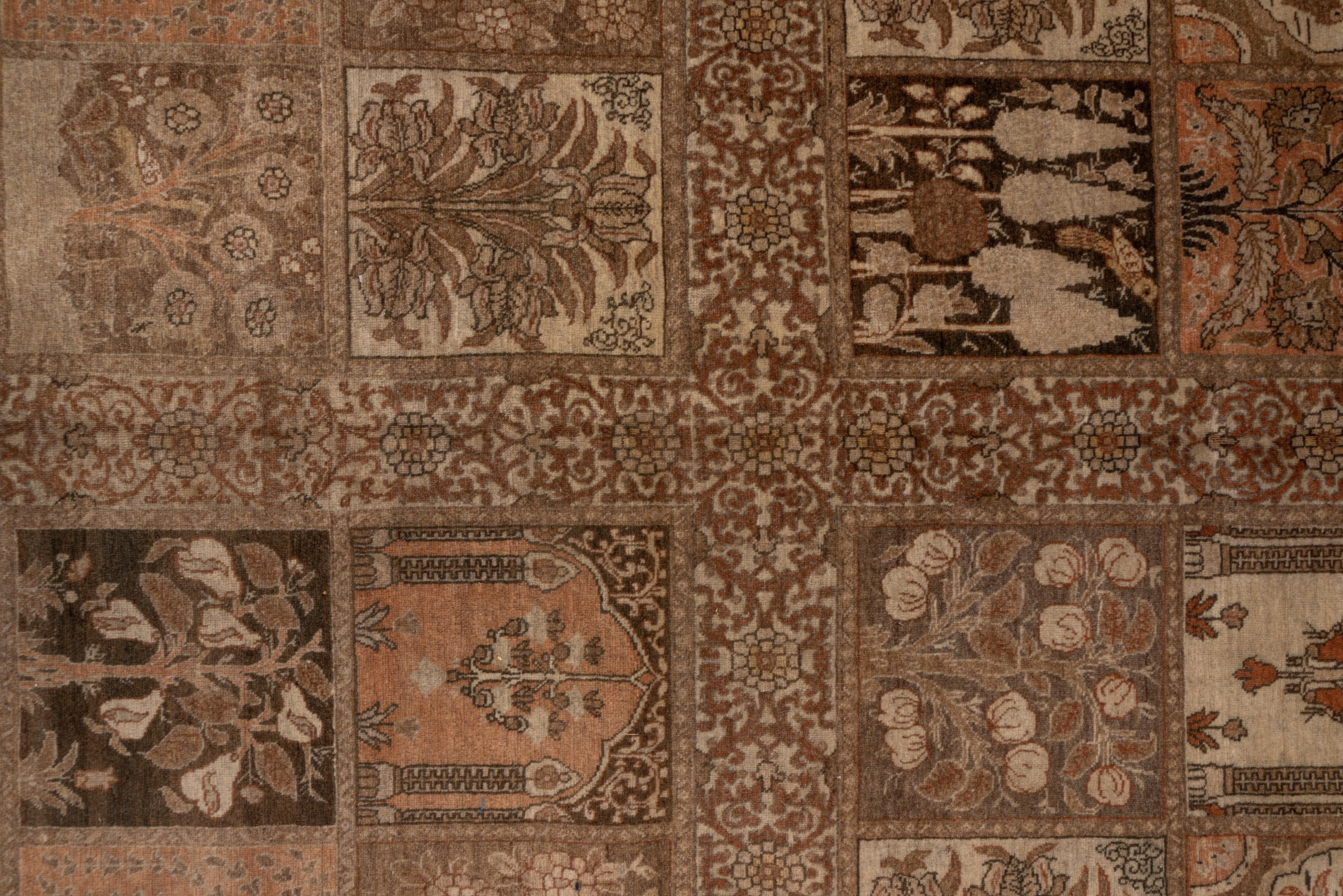Seltener antiker persischer Täbriz-Teppich, um 1900 (Persisch) im Angebot