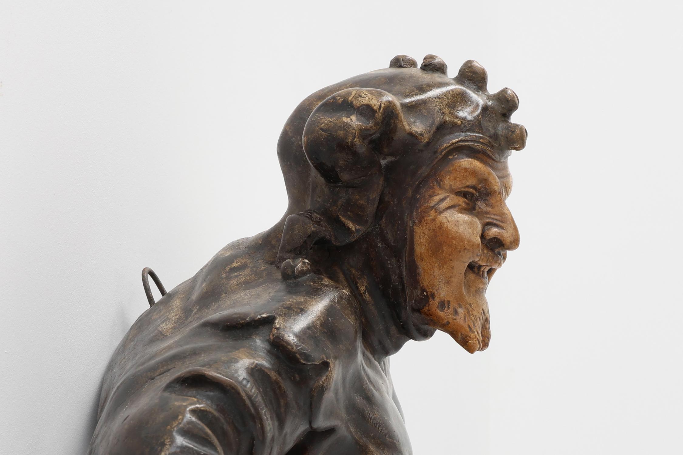 Rare statue ou sculpture ancienne en plâtre d'un bouffon ou d'un farceur, France ca. 1880 en vente 1