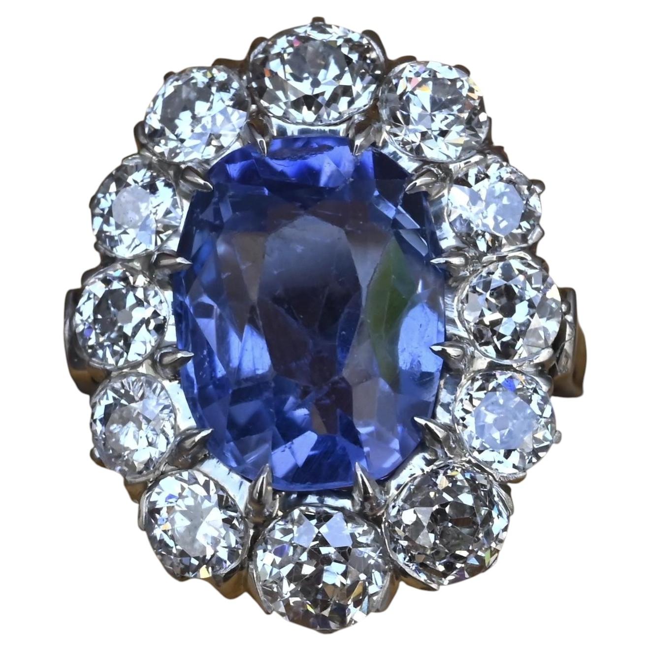 Raro zaffiro di Ceylon antico in platino, certificato GIA, 8,62 carati, non trattato termicamente, con diamanti a taglio antico in vendita