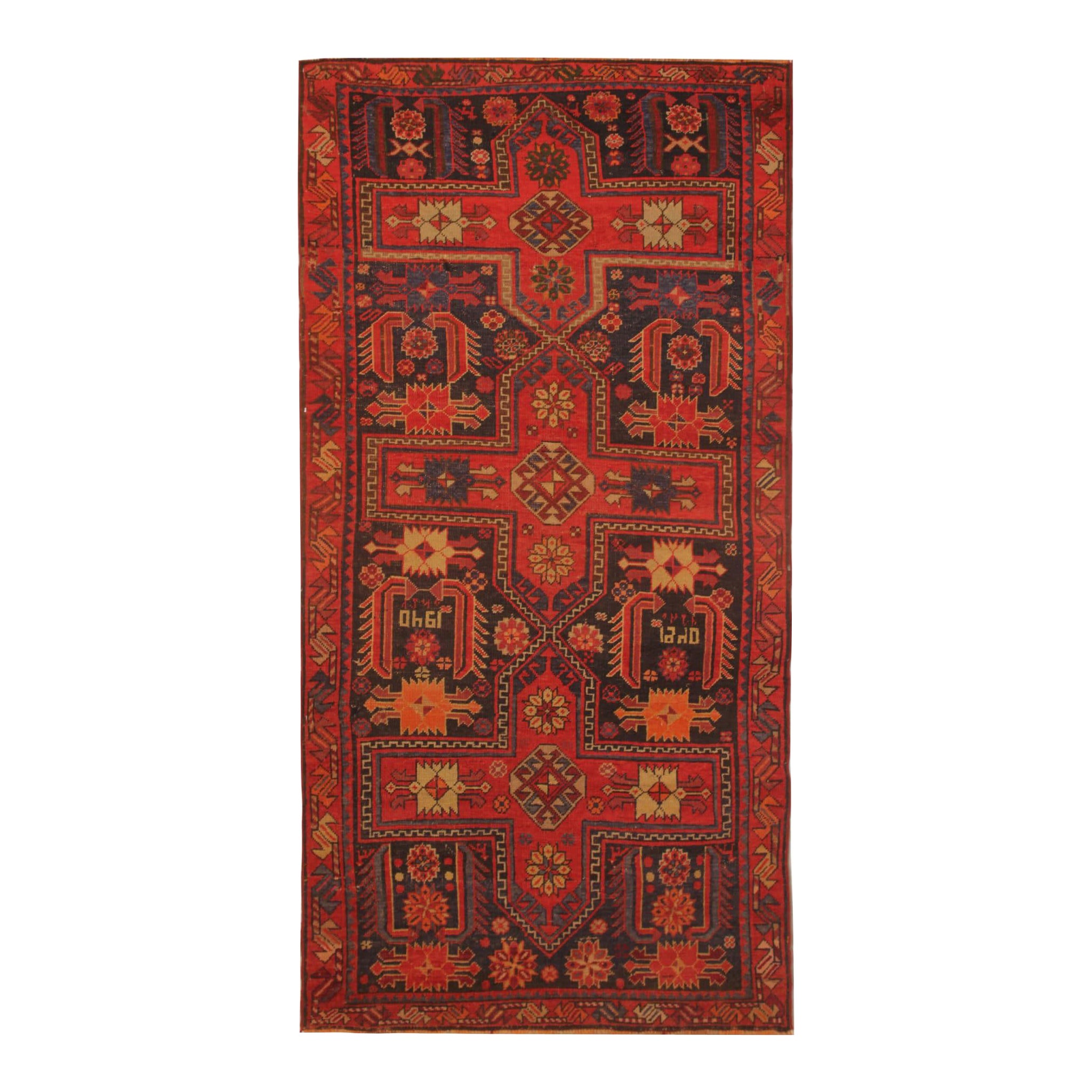 Rare tapis caucasien à médaillons, fait à la main, provenant de la région de Kazak en vente