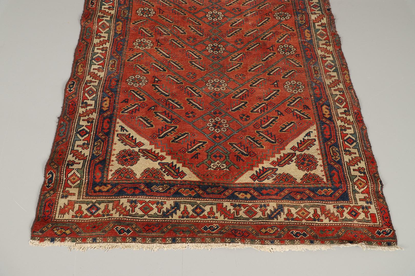 Seltener antiker kaukasischer orientalischer Teppich, handgefertigter rustikaler Kurdischer Teppich (Kasachisch) im Angebot