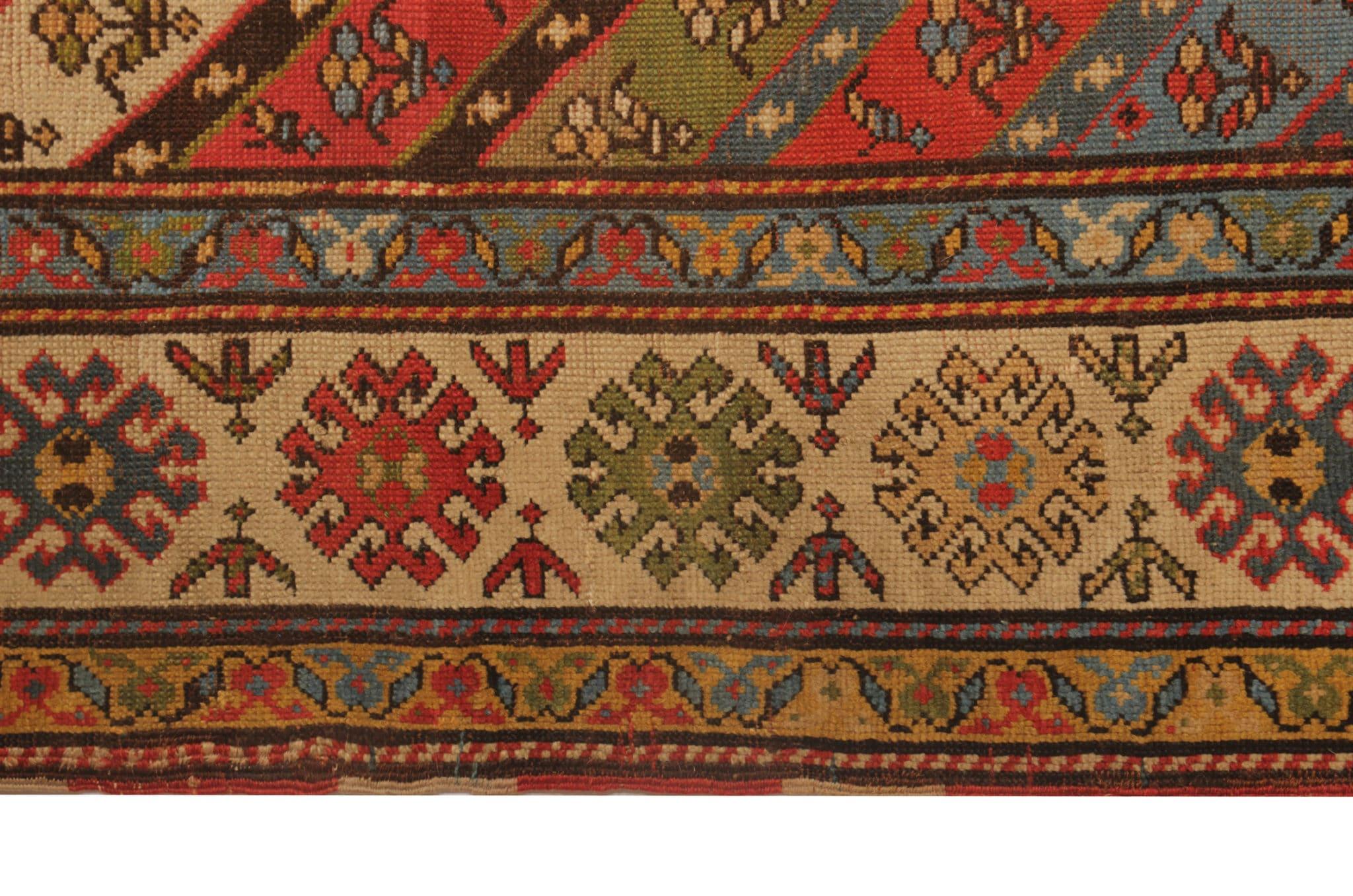 Seltener antiker Teppich Kaukasischer Orientteppich Handgefertigter Teppich Shirvan Area Runner im Zustand „Hervorragend“ im Angebot in Hampshire, GB