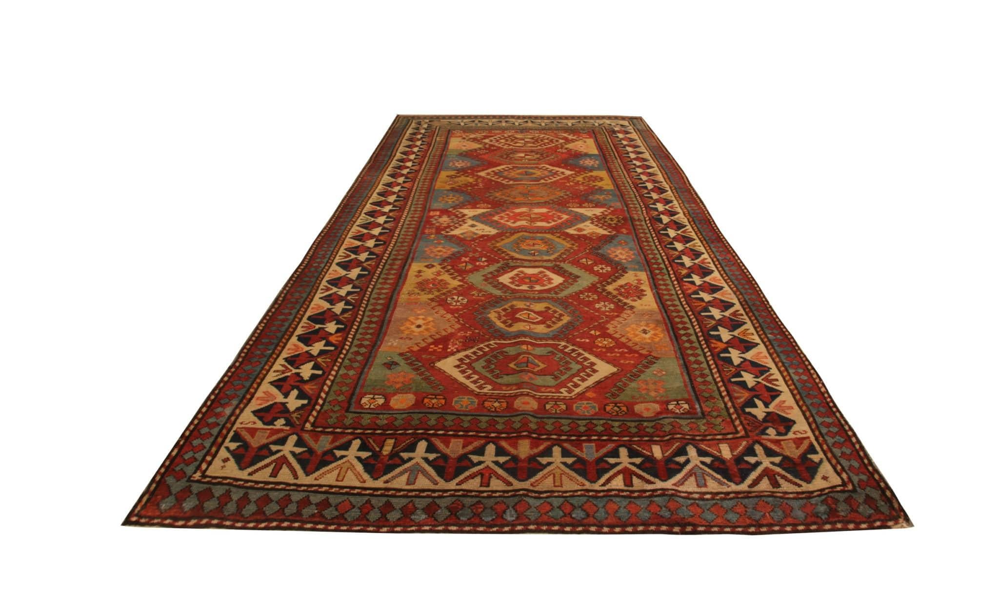 Seltene Antike Teppiche Handgefertigte Teppiche Geometrische Rote Teppiche Reiche Traditionelle Kazak Teppiche (Art déco) im Angebot
