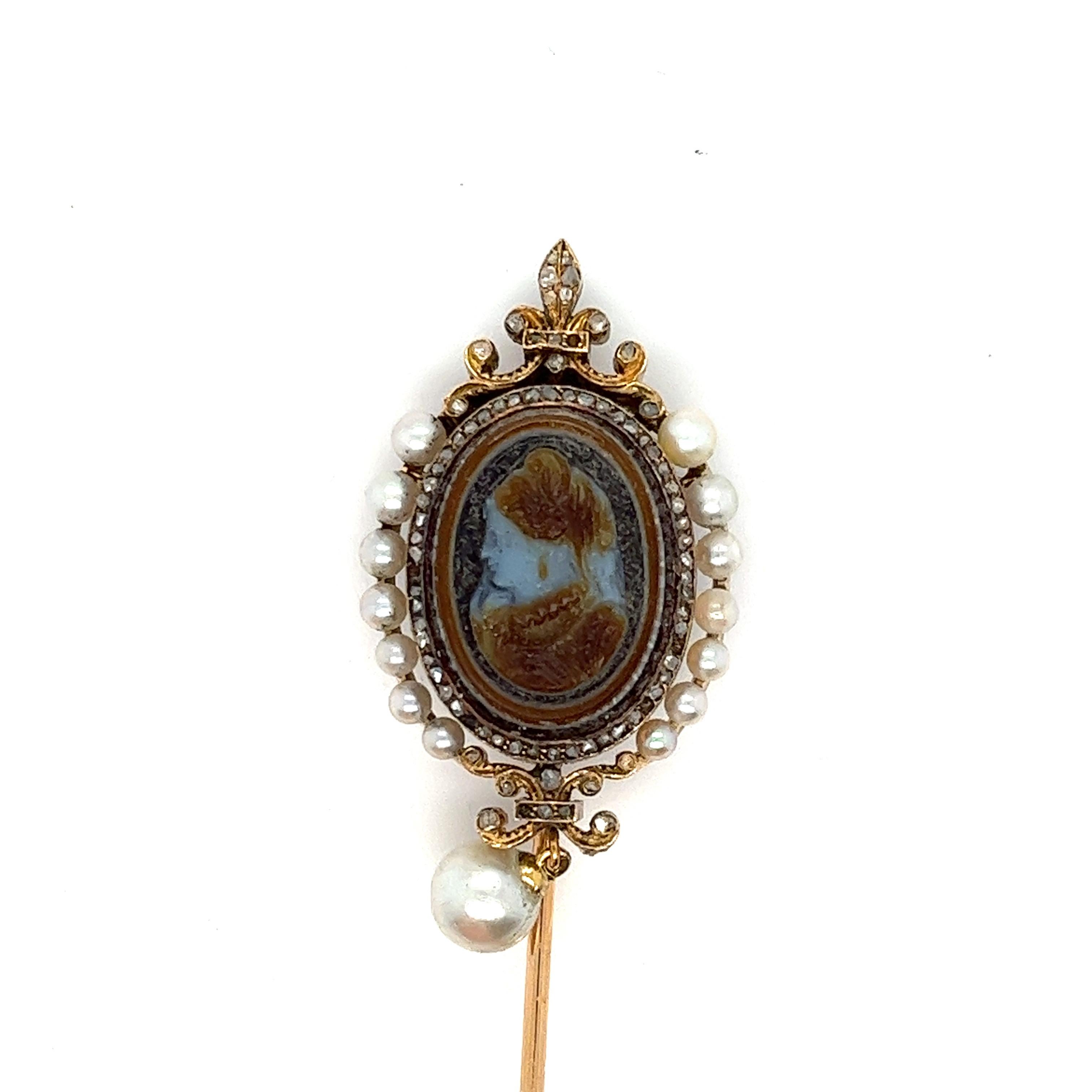 Rare Antique Sardonyx Cameo Pin - 18K Gold, Diamonds, and Pearls, Circa 1850. In Good Condition For Sale In Miami, FL