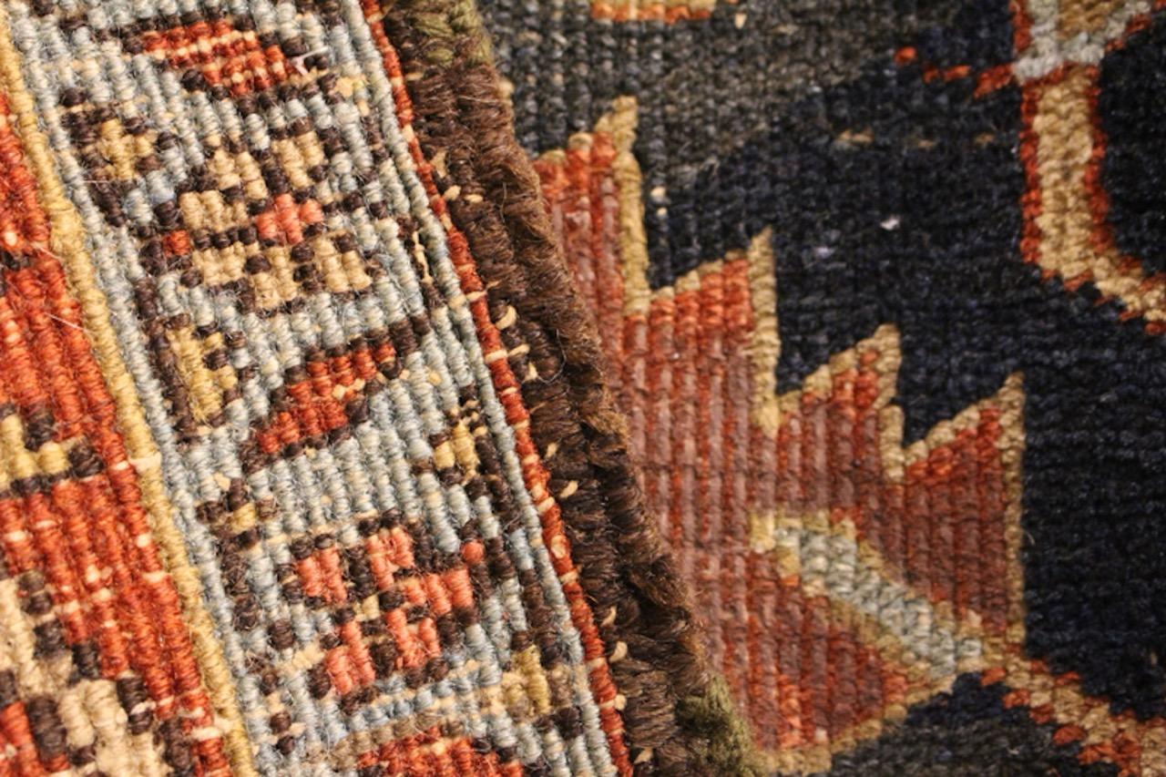 Rare tapis ancien Serapi Heriz Bon état - En vente à Santa Barbara, CA