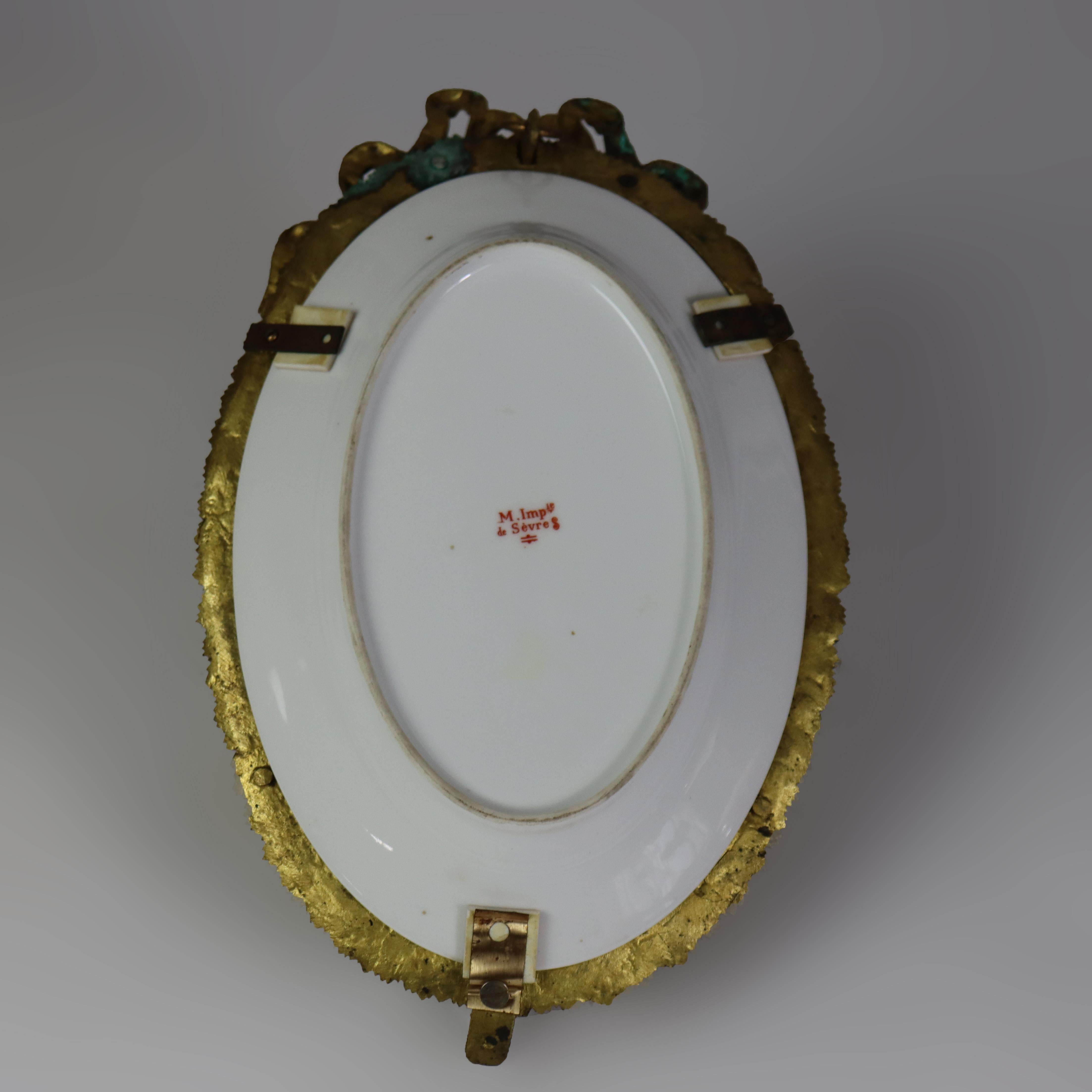 Rara placca da parete ovale in porcellana e bronzo di Sèvres di Napoleone C1804 in vendita 5