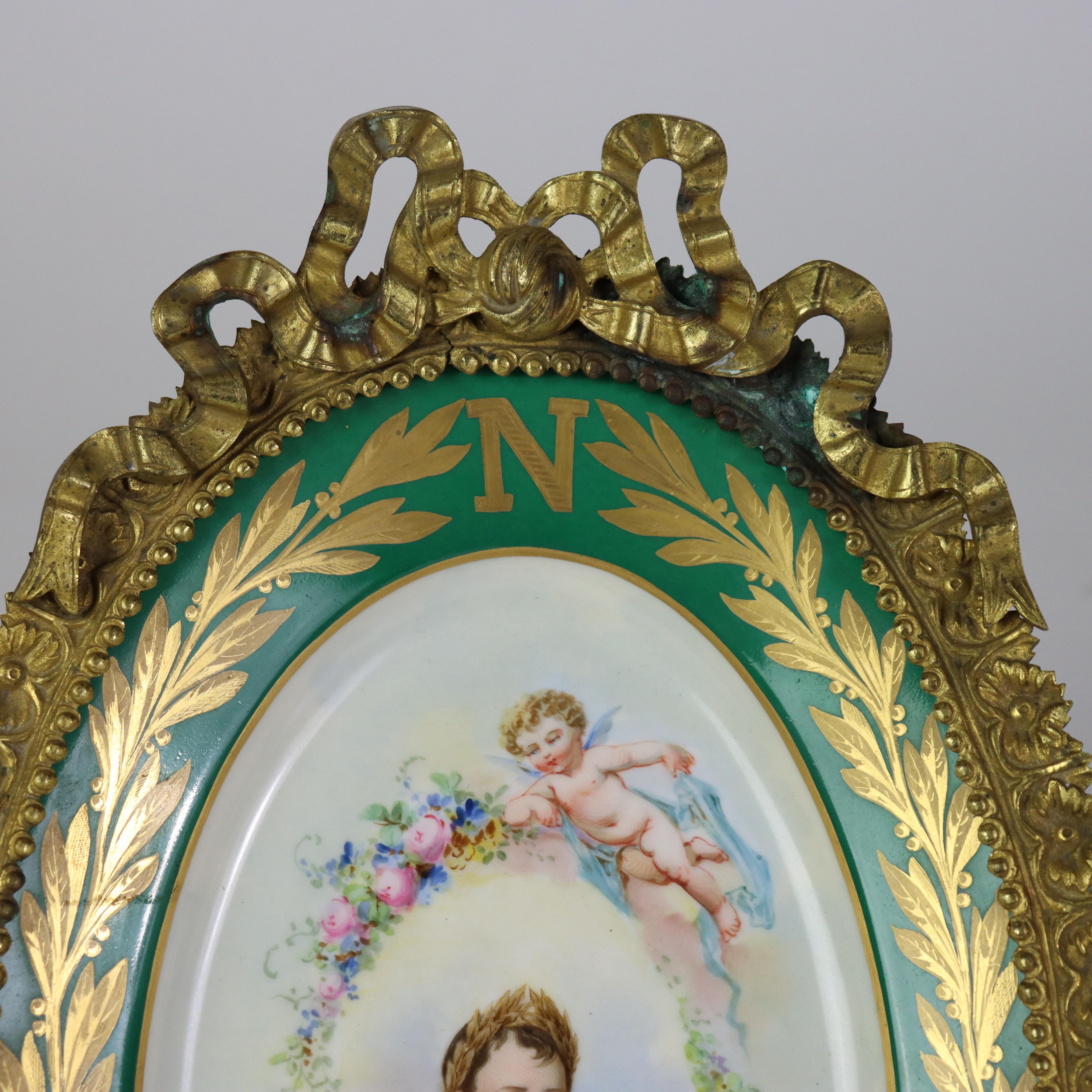 Bronzo Rara placca da parete ovale in porcellana e bronzo di Sèvres di Napoleone C1804 in vendita