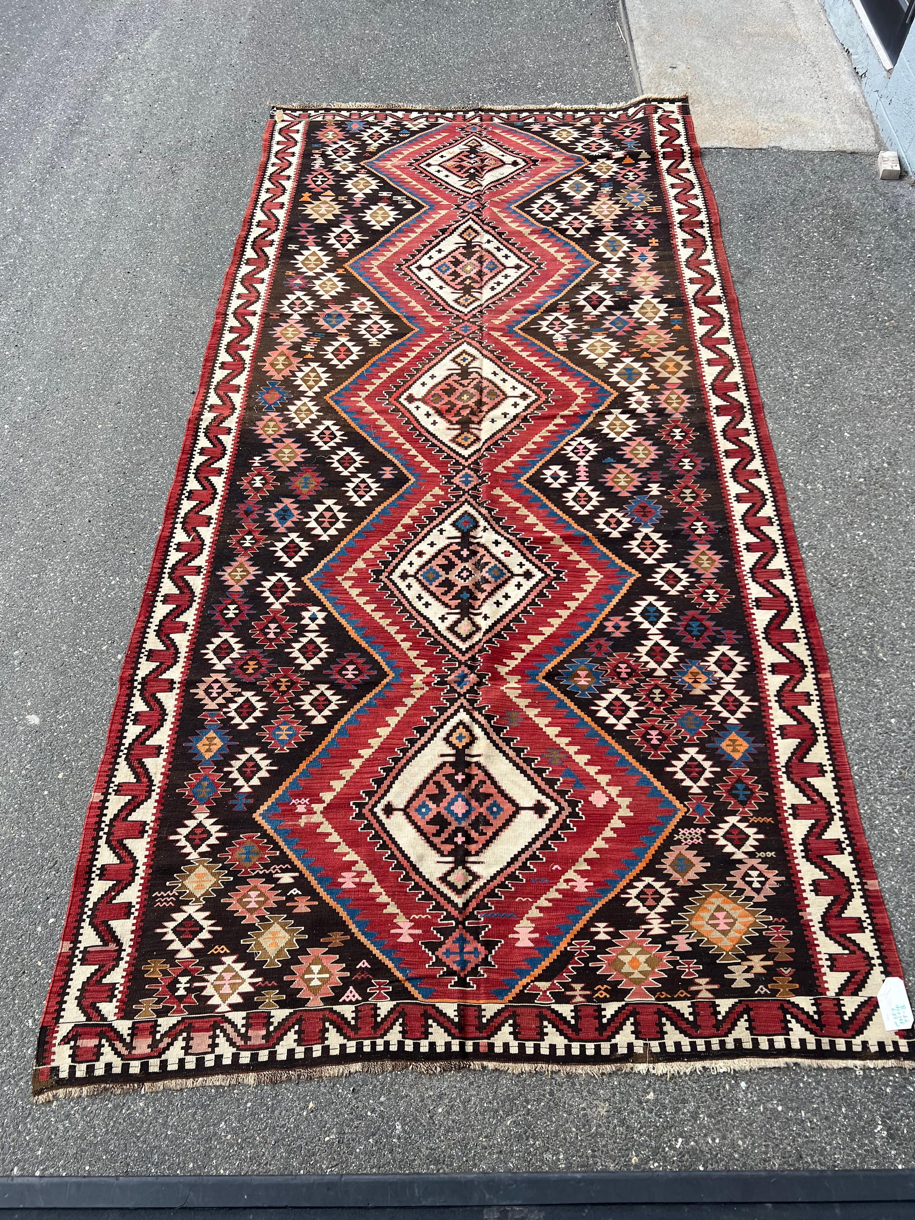 Seltener antiker Shahsevan Azeri Kilim Teppich, c. Spätes 19. Jahrhundert - 5'9 x 12'4 (Kelim) im Angebot