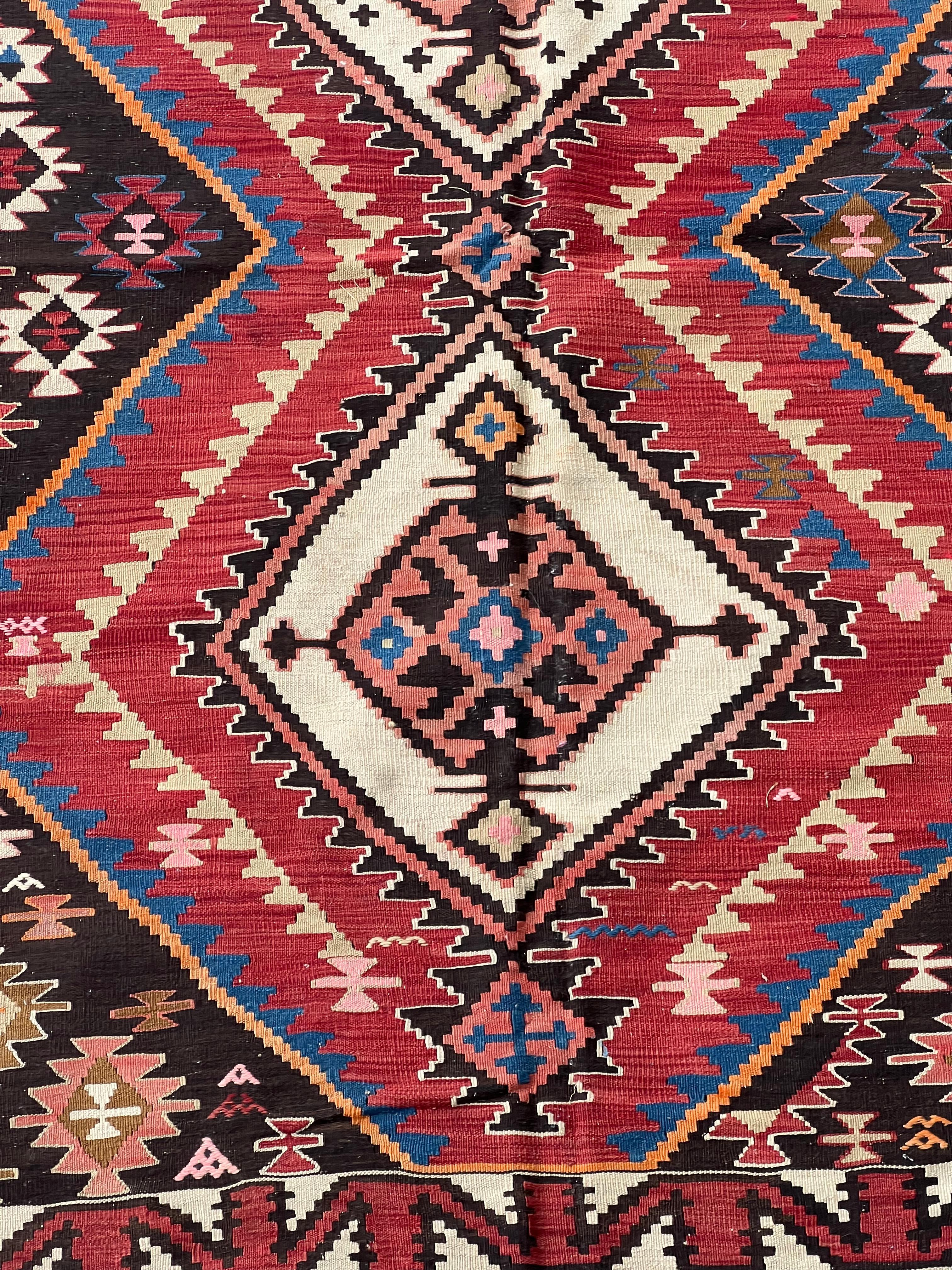 Seltener antiker Shahsevan Azeri Kilim Teppich, c. Spätes 19. Jahrhundert - 5'9 x 12'4 (Handgewebt) im Angebot