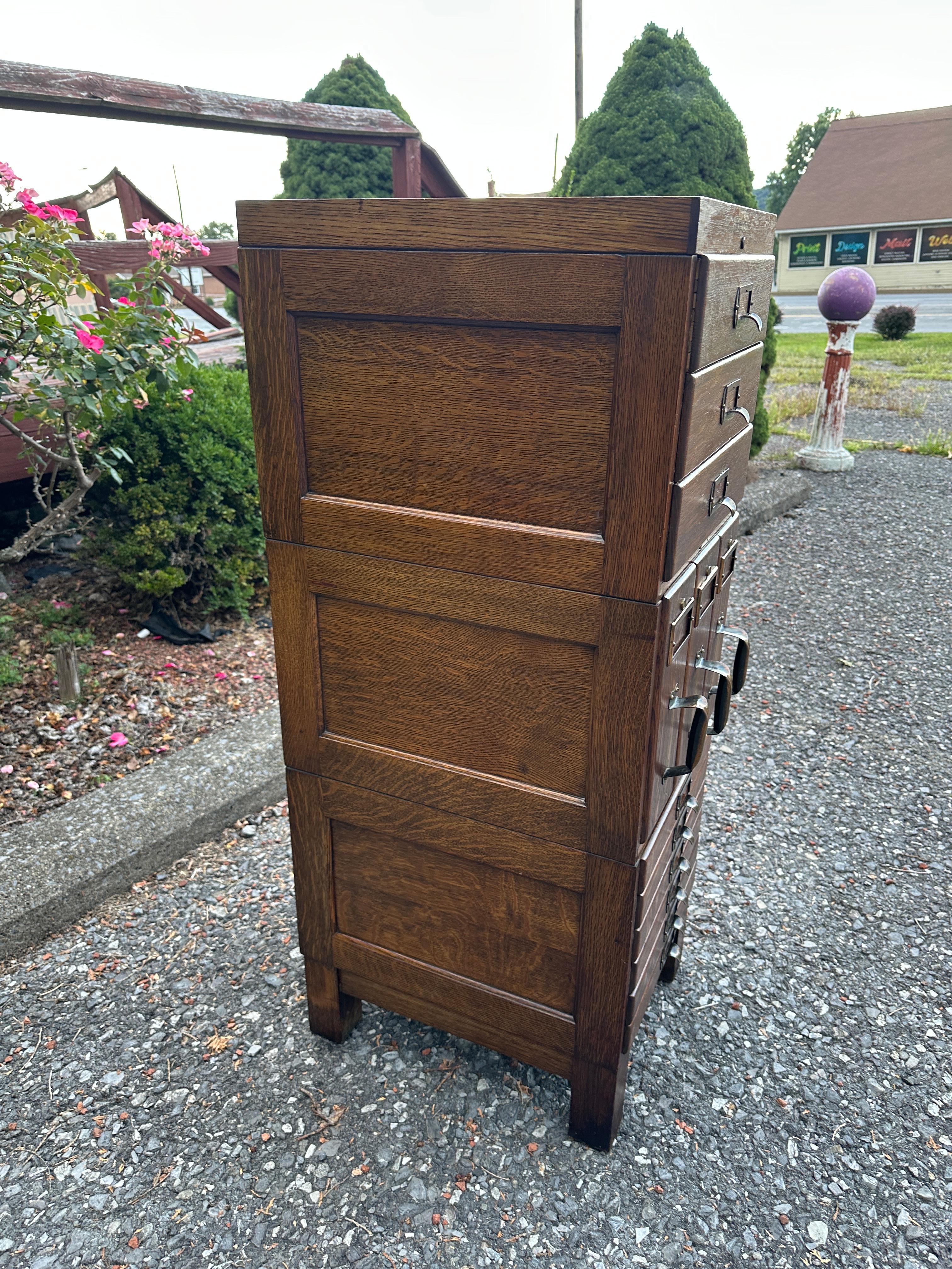 Seltene Antiquitäten   SHAW WALKER   Aktenschrank in voller Größe - W5003            VERKAUF  20% (Arts and Crafts) im Angebot