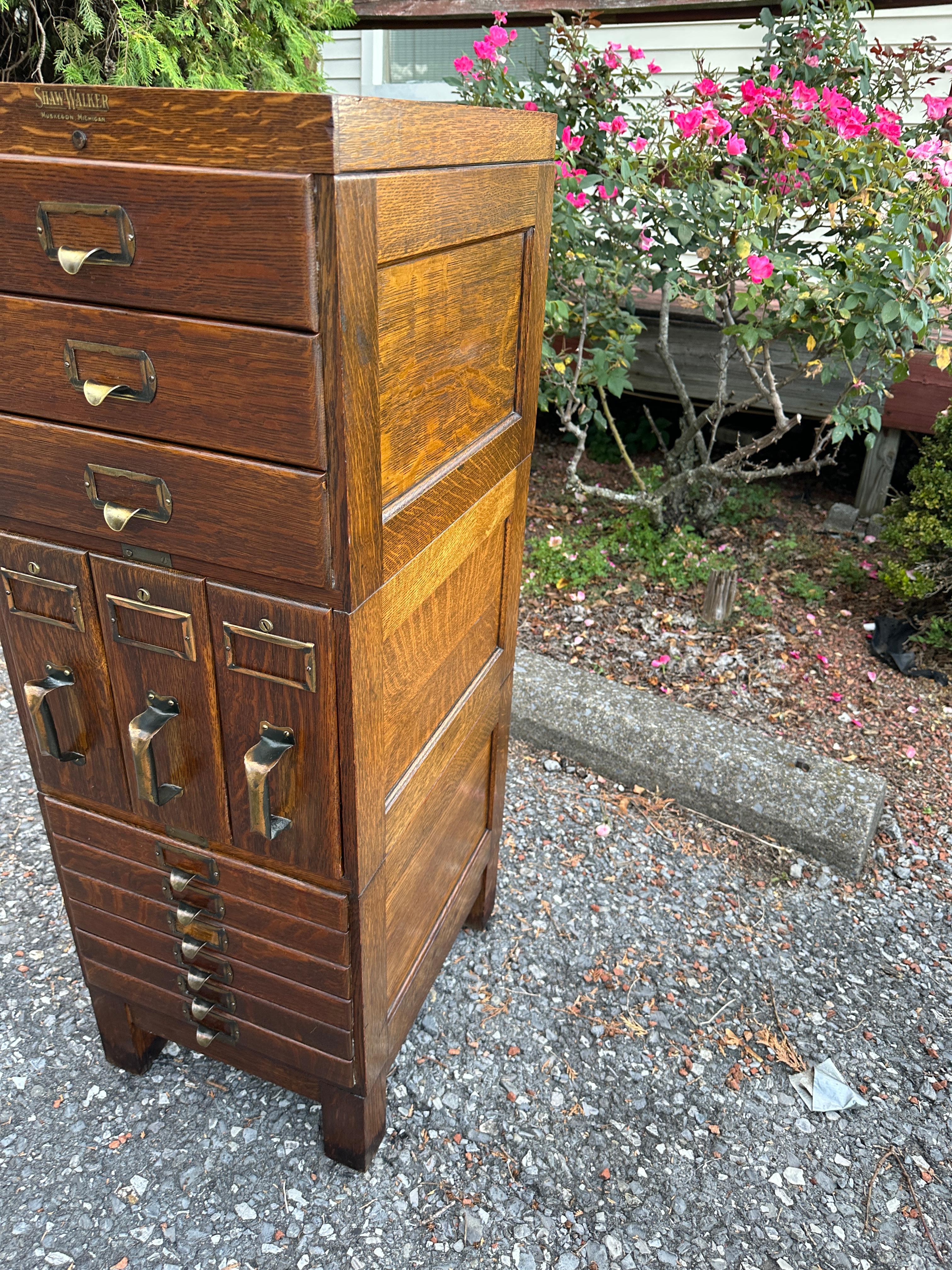 Seltene Antiquitäten   SHAW WALKER   Aktenschrank in voller Größe - W5003            VERKAUF  20% (amerikanisch) im Angebot
